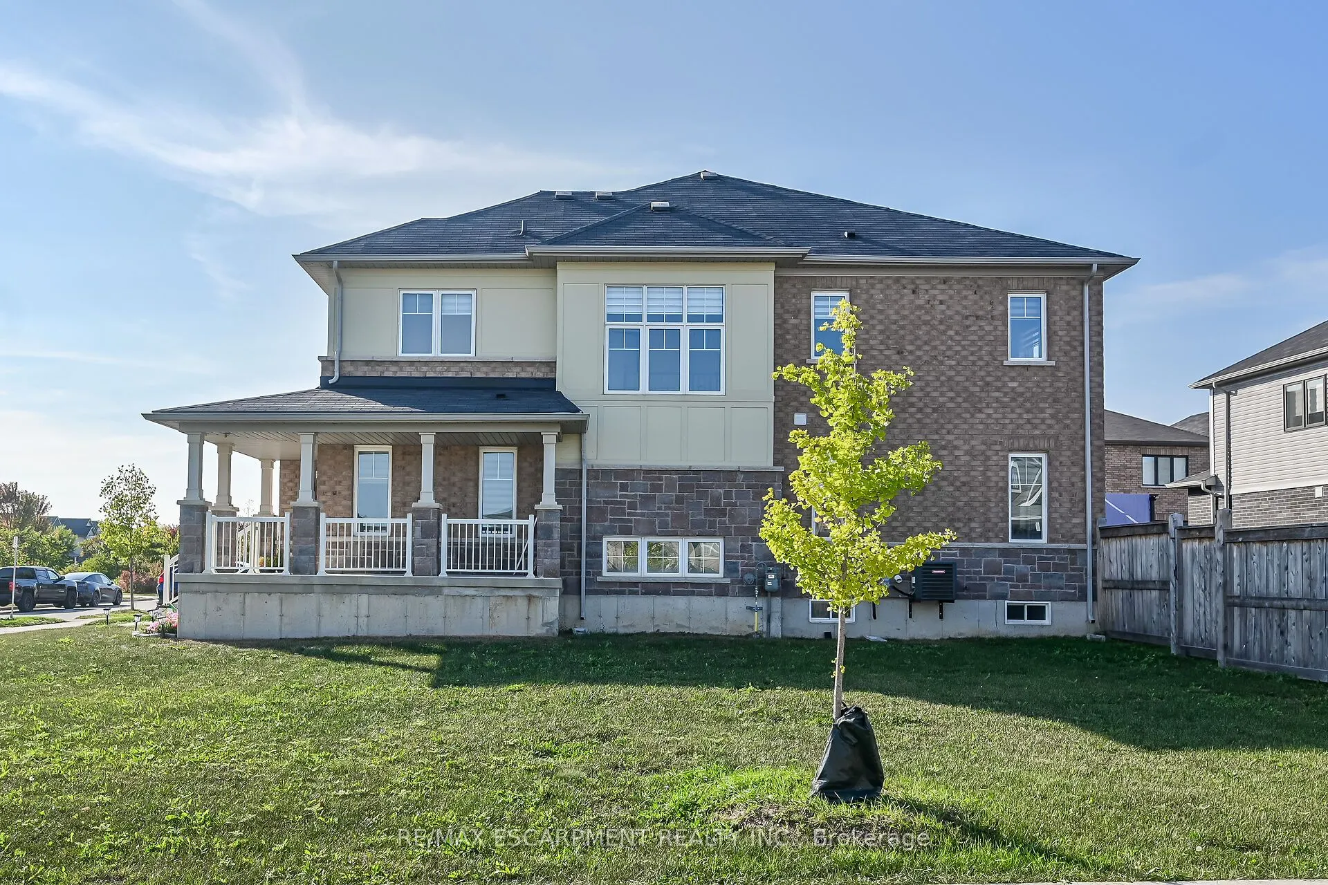 164 MacLachlan Avenue