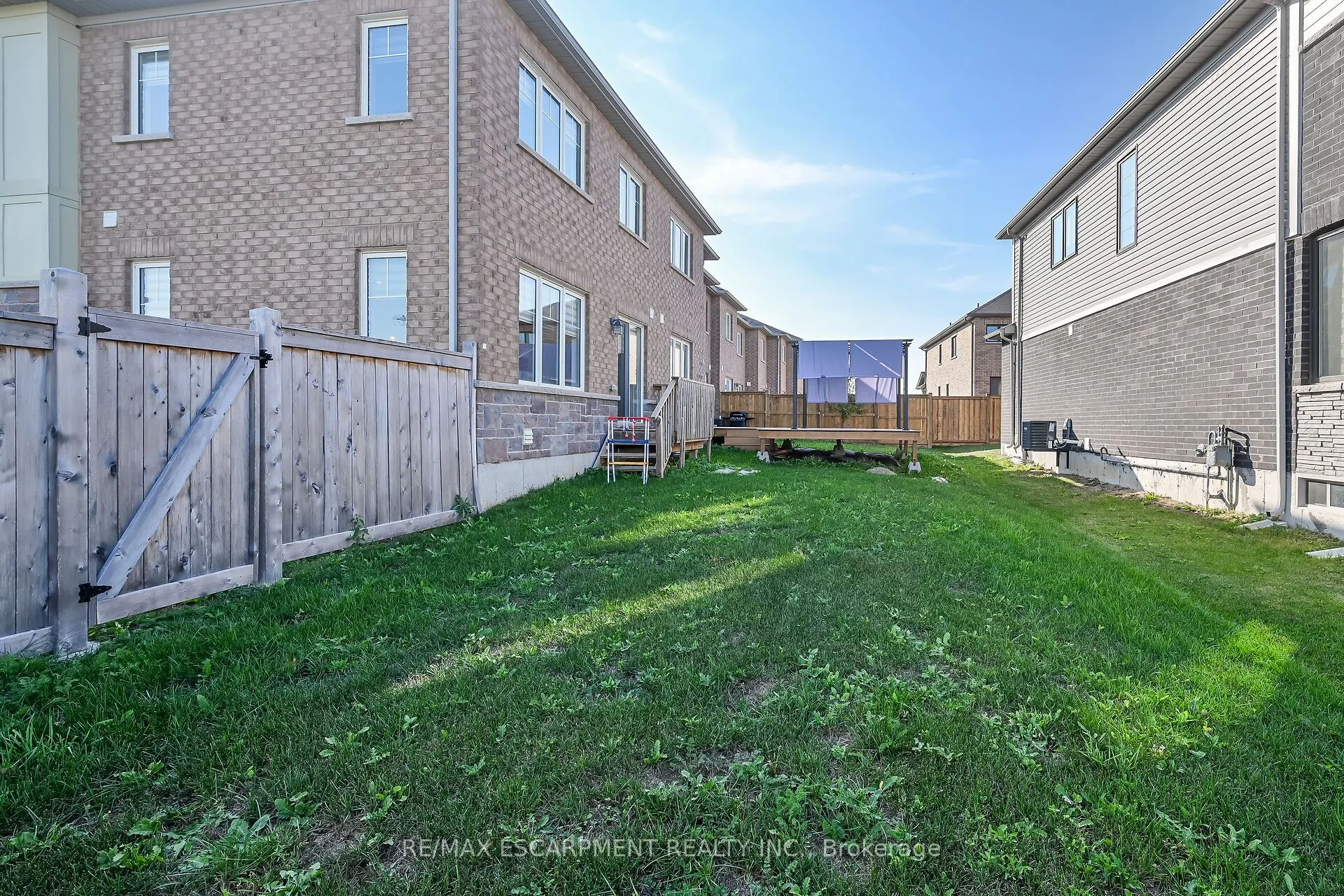 164 MacLachlan Avenue