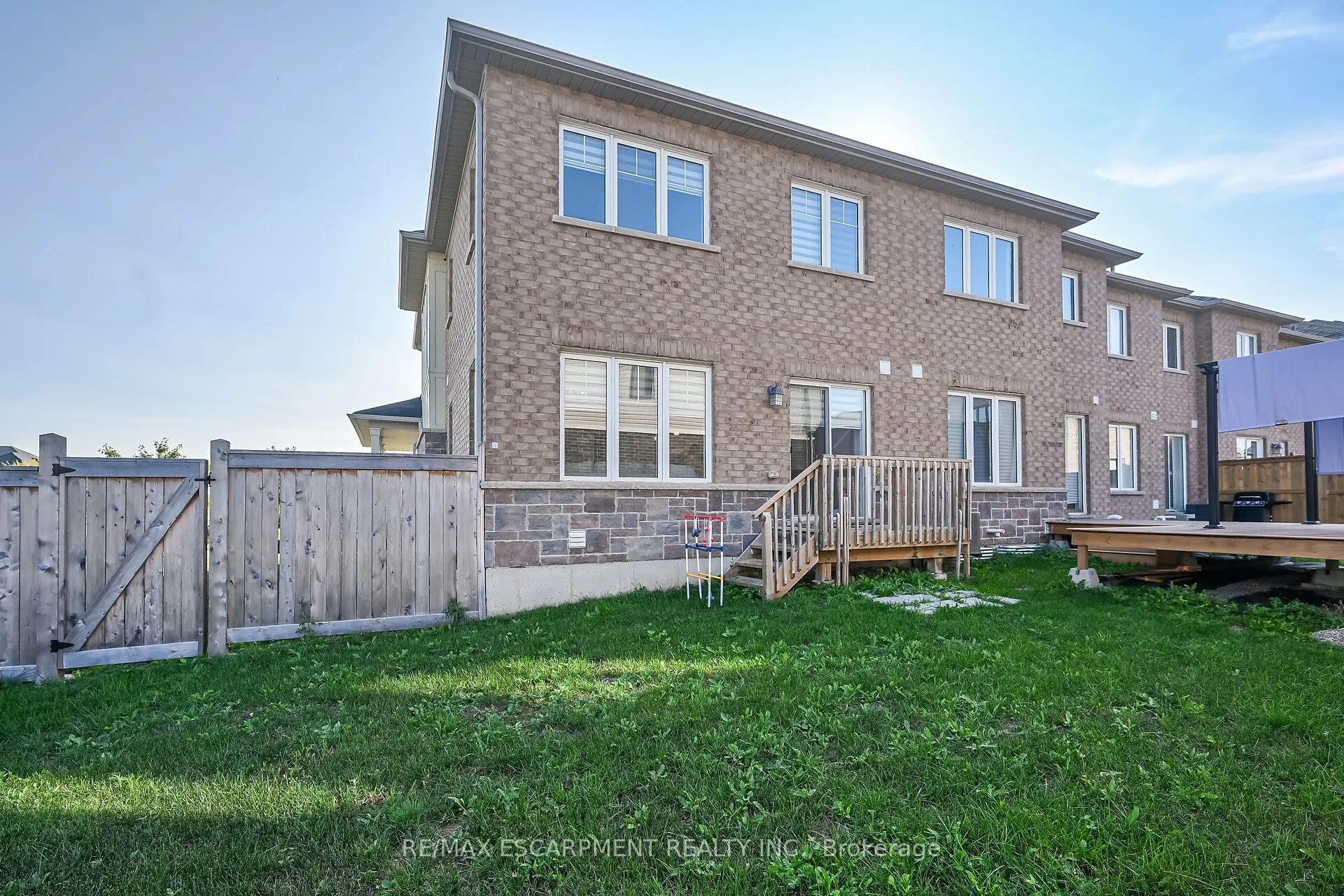 164 MacLachlan Avenue