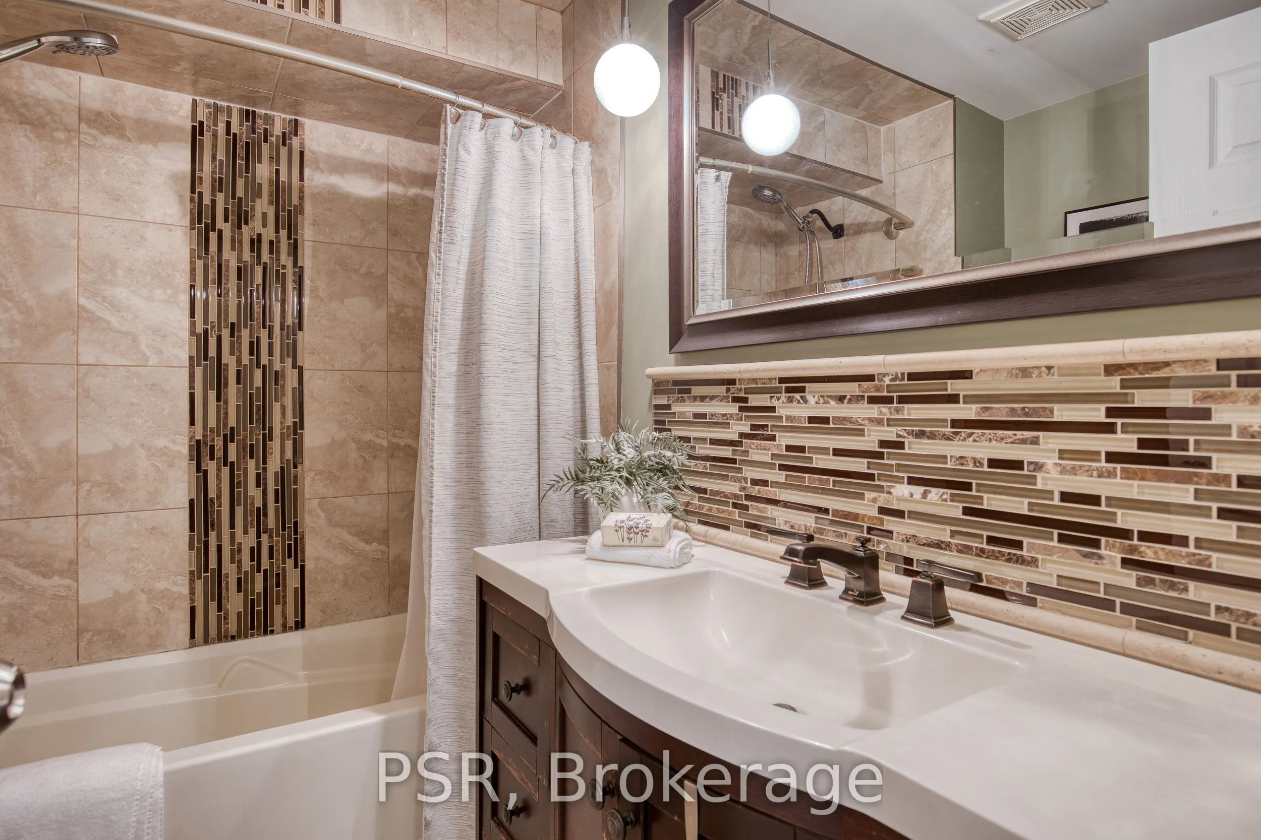 11 Grand River Boulevard, #20