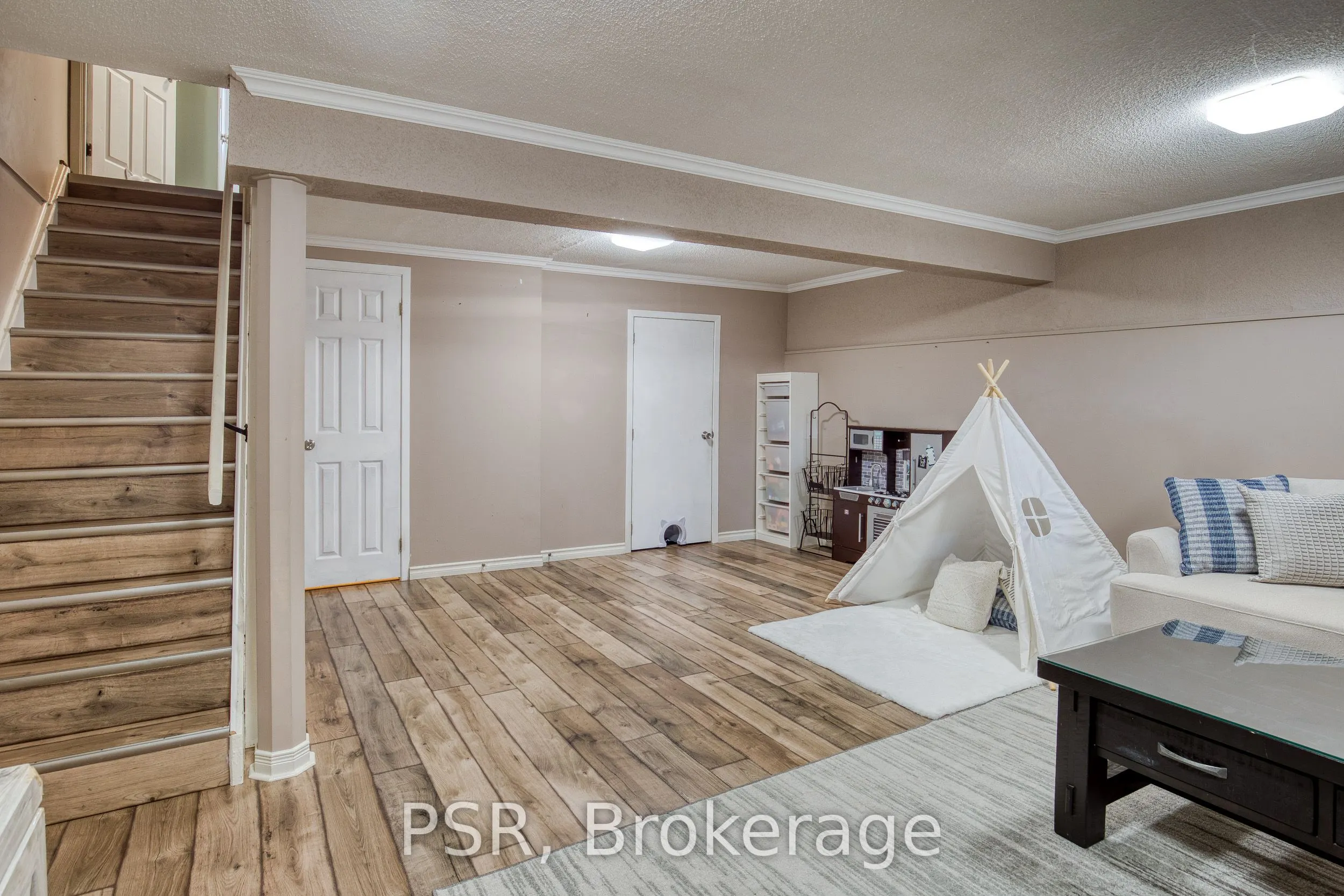 11 Grand River Boulevard, #20