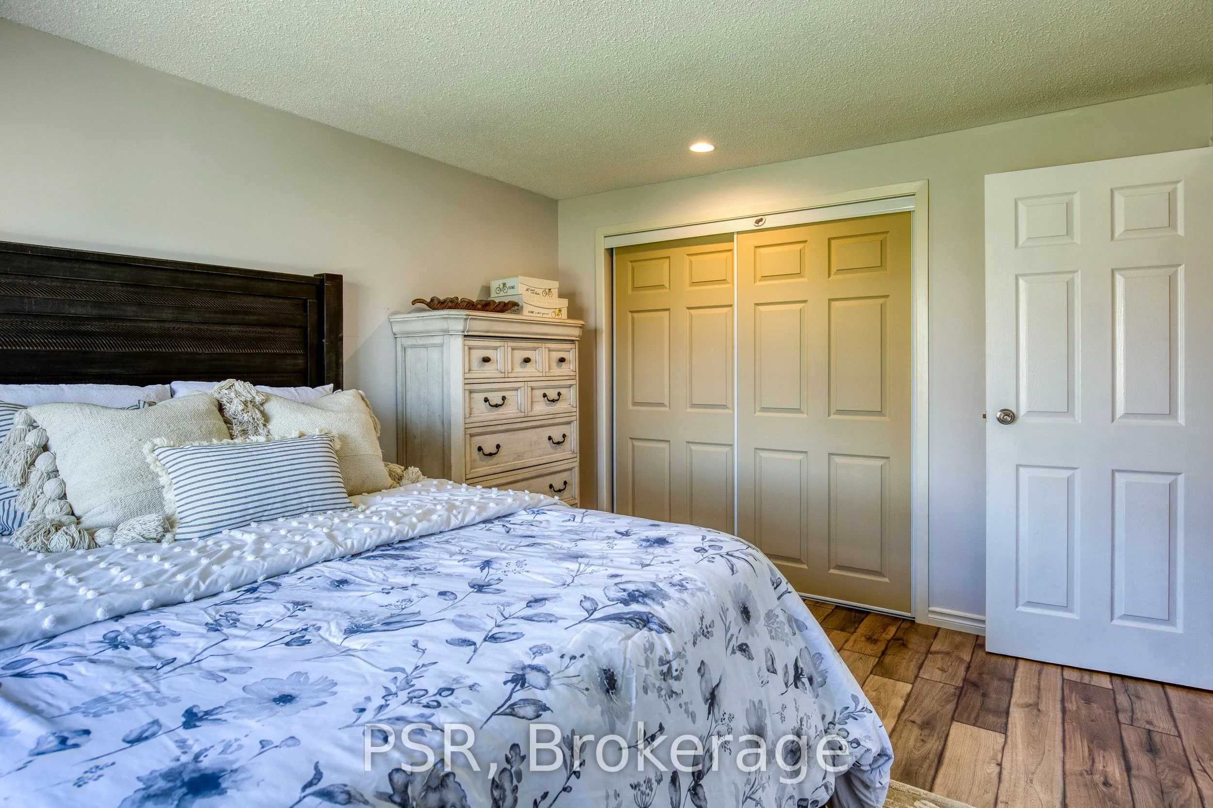 11 Grand River Boulevard, #20