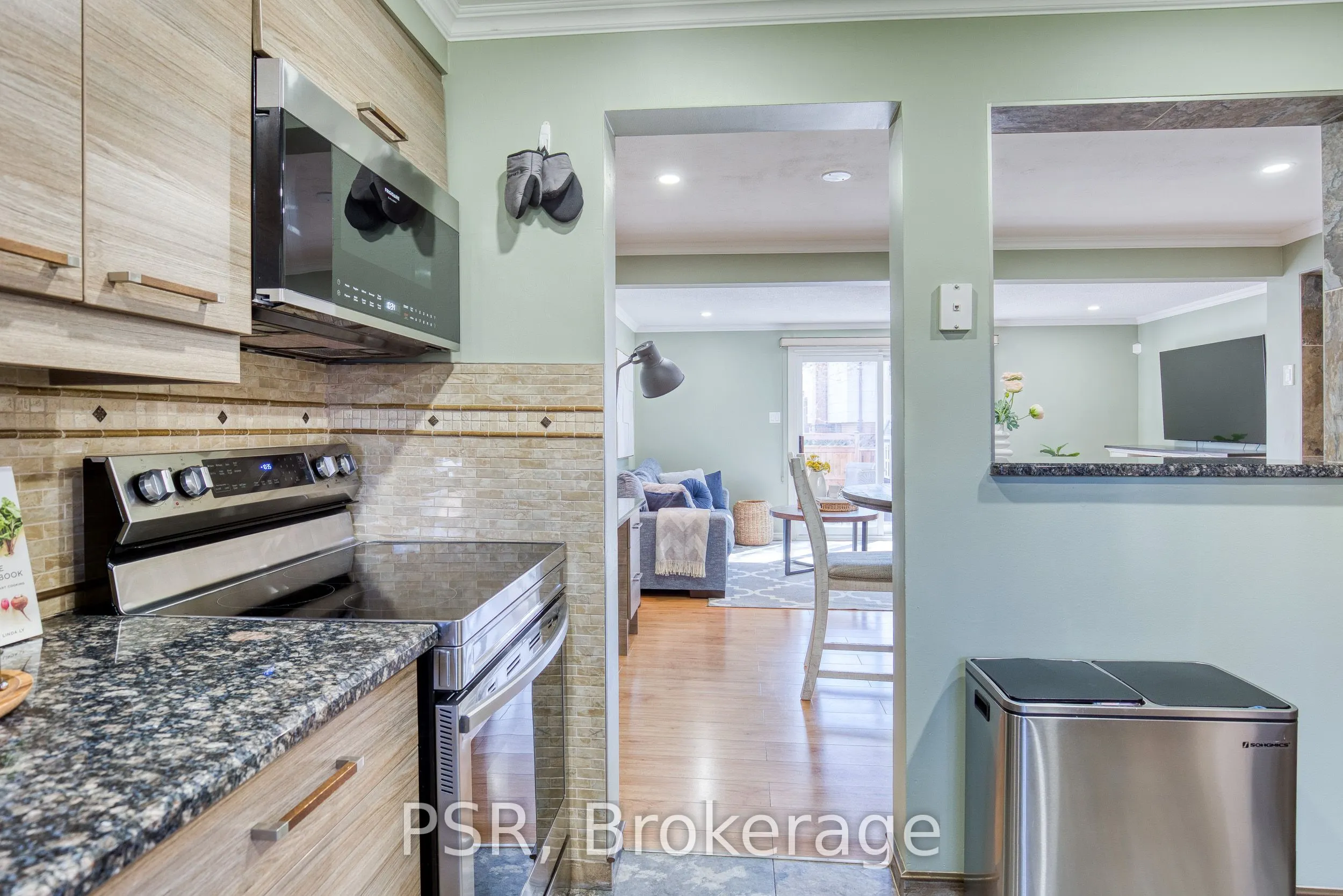 11 Grand River Boulevard, #20