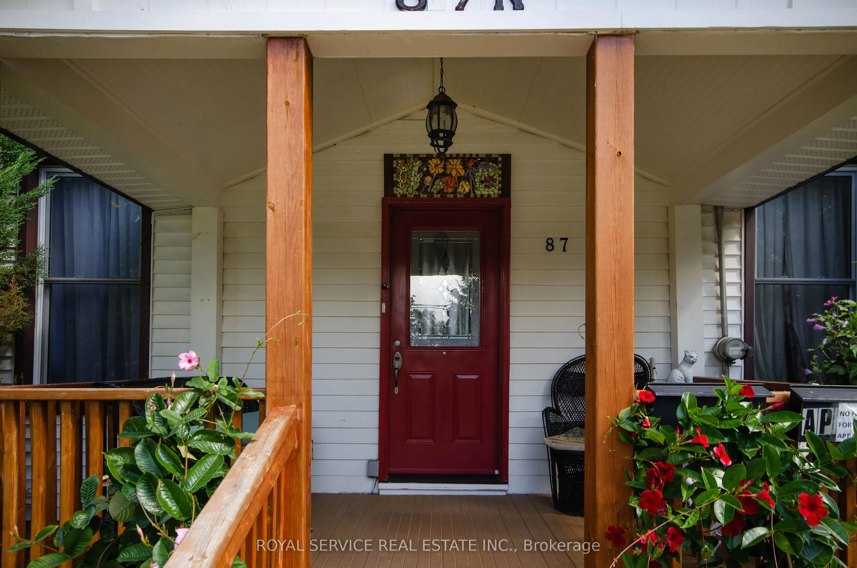 87 Hope Street N