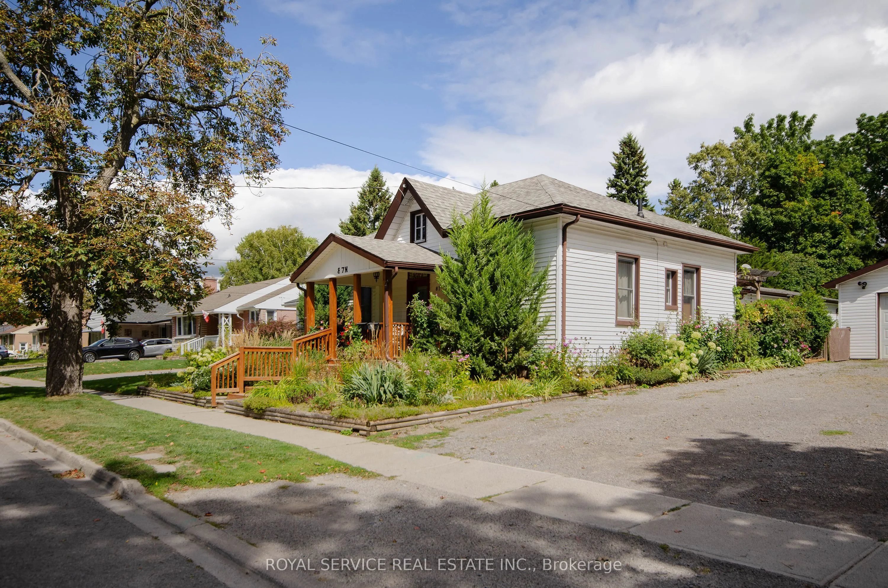 87 Hope Street N