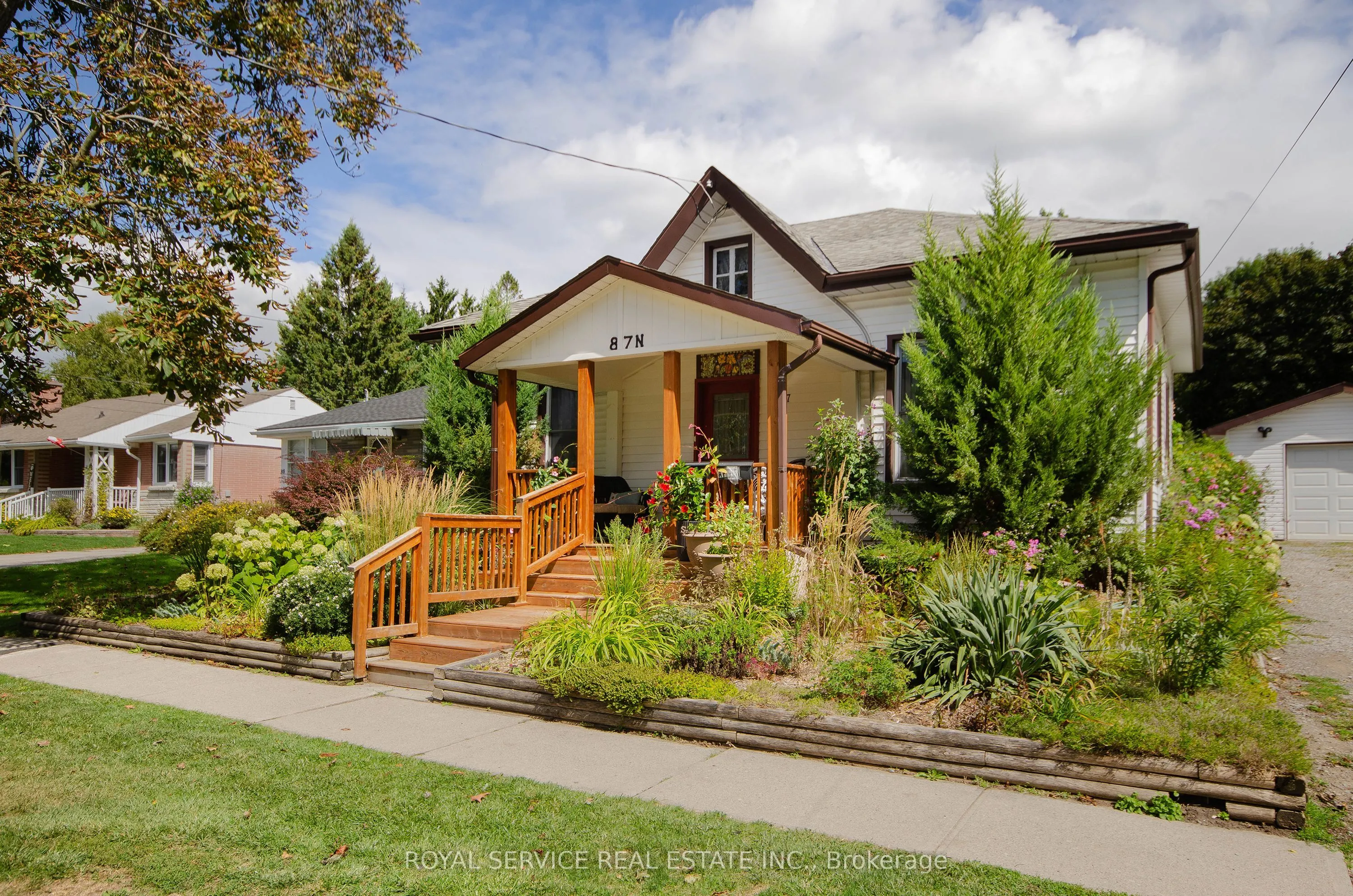 87 Hope Street N