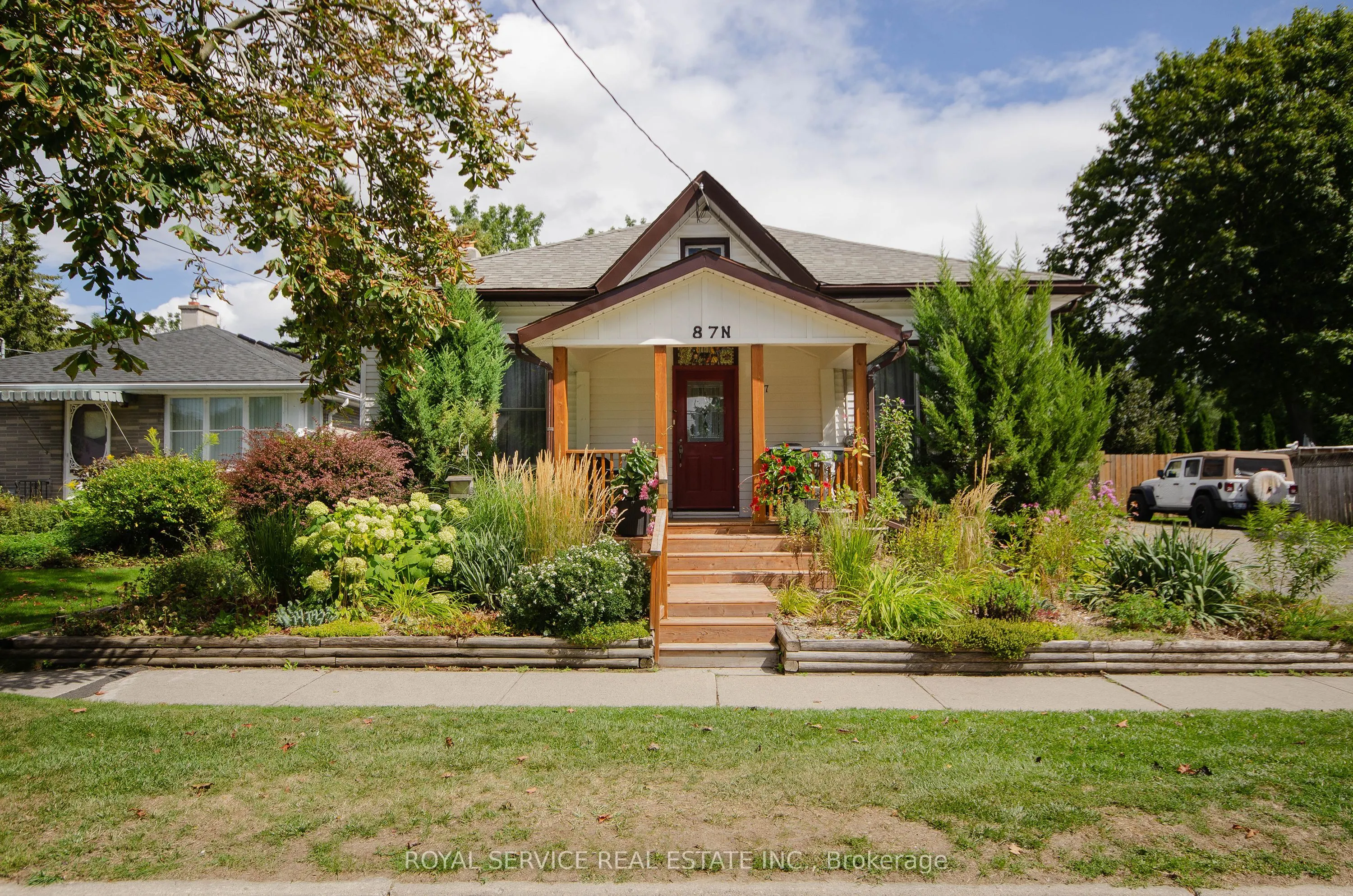 87 Hope Street N