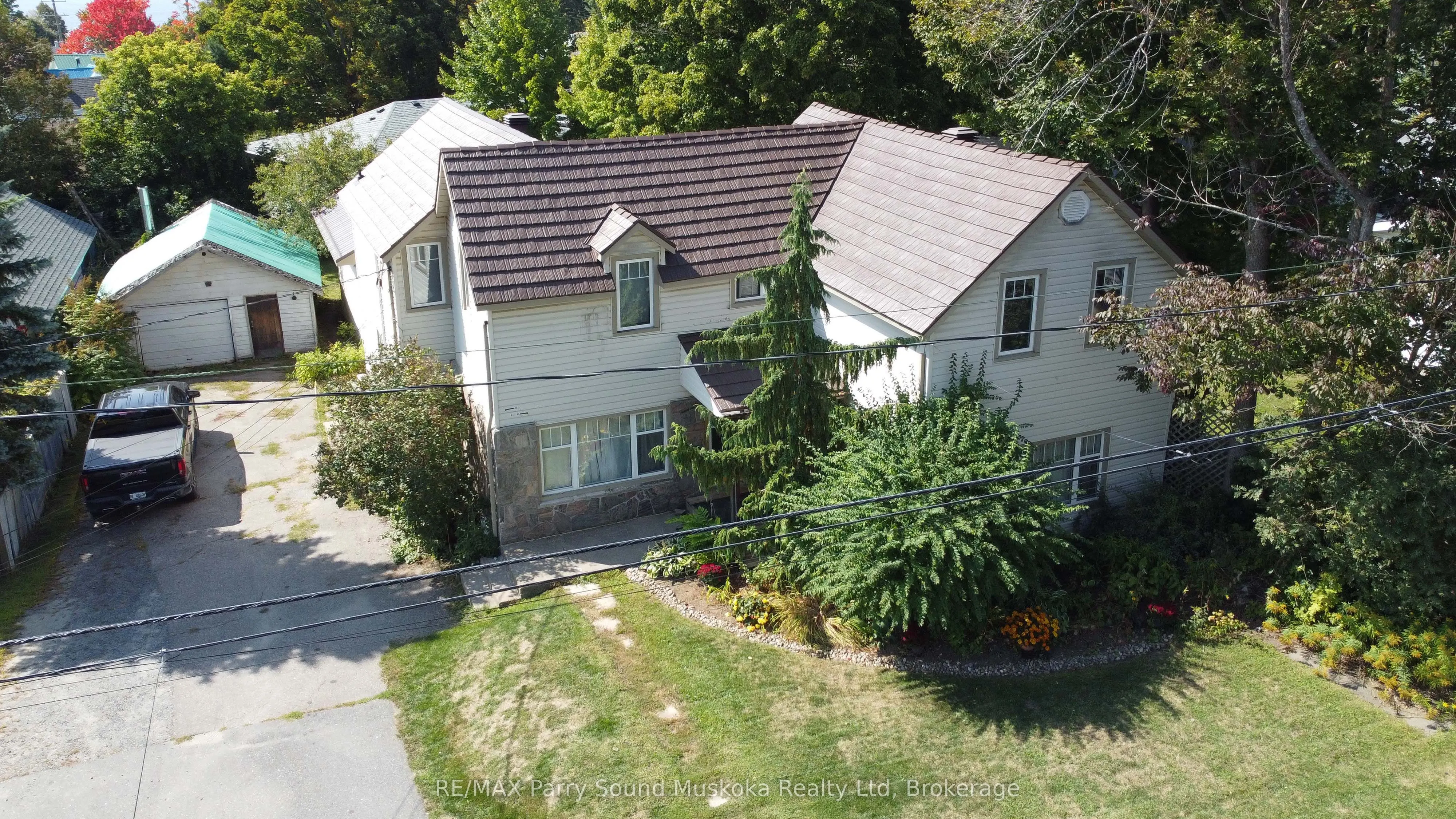 46 Waubeek Street