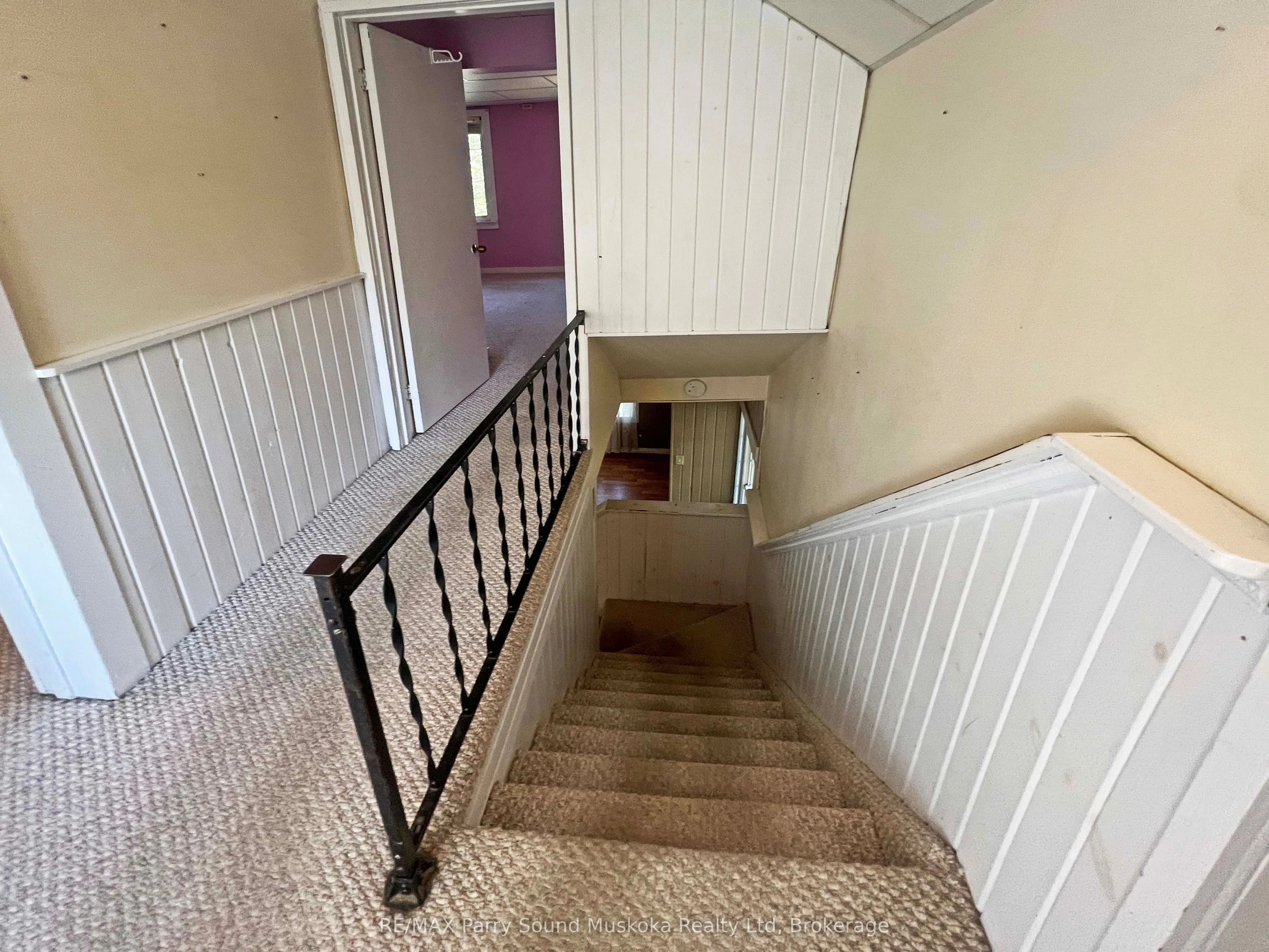46 Waubeek Street