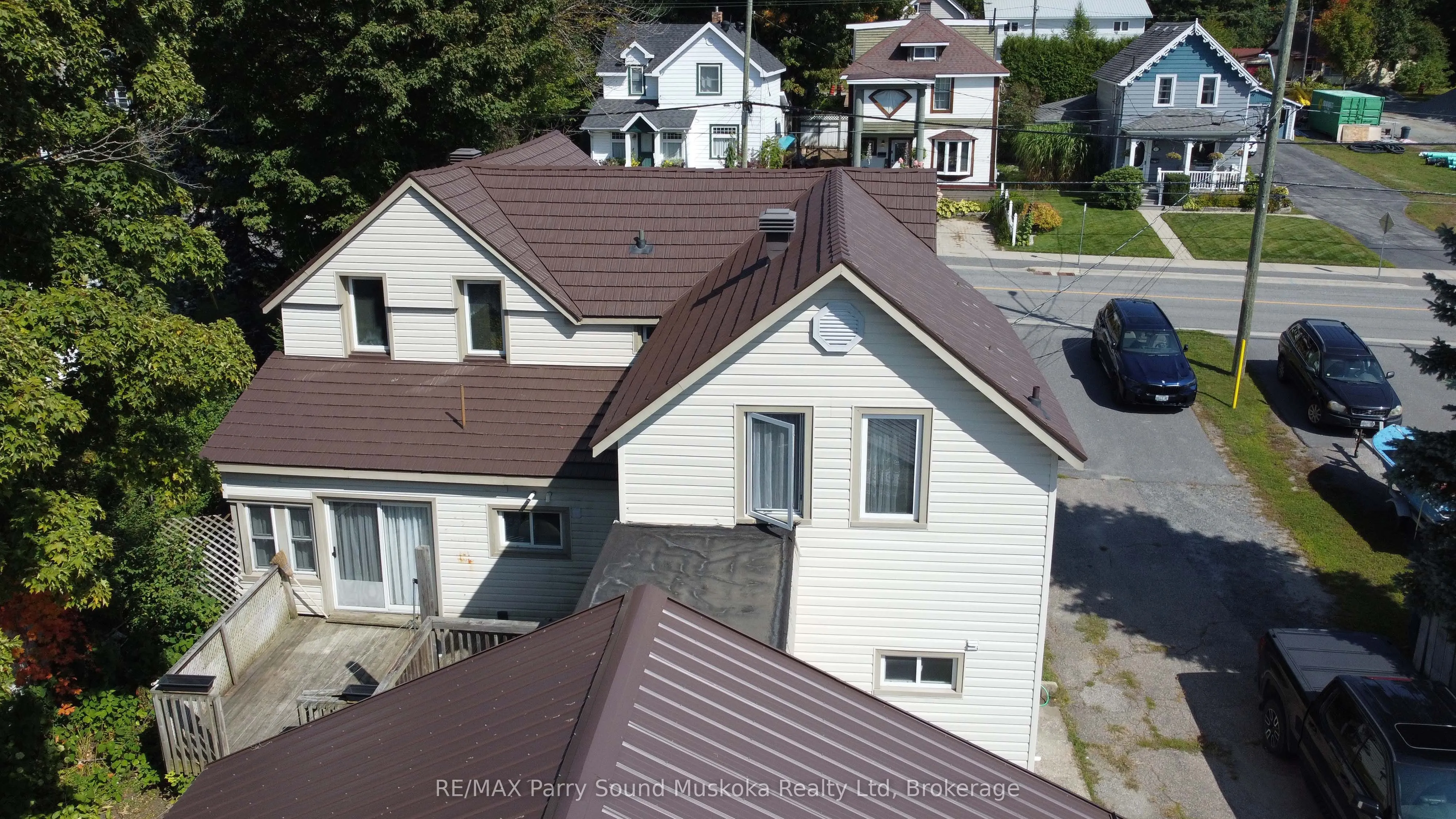 46 Waubeek Street