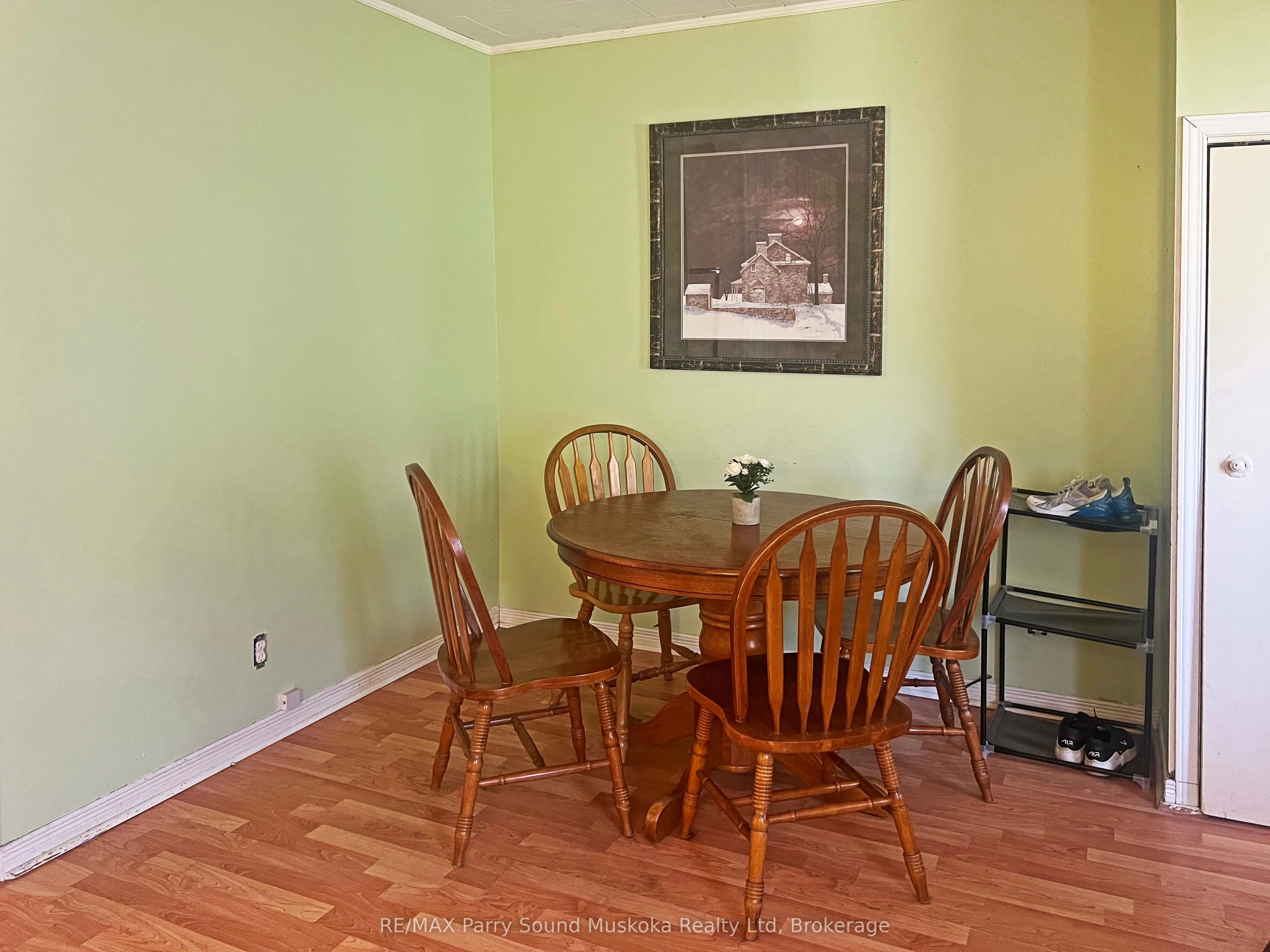 46 Waubeek Street