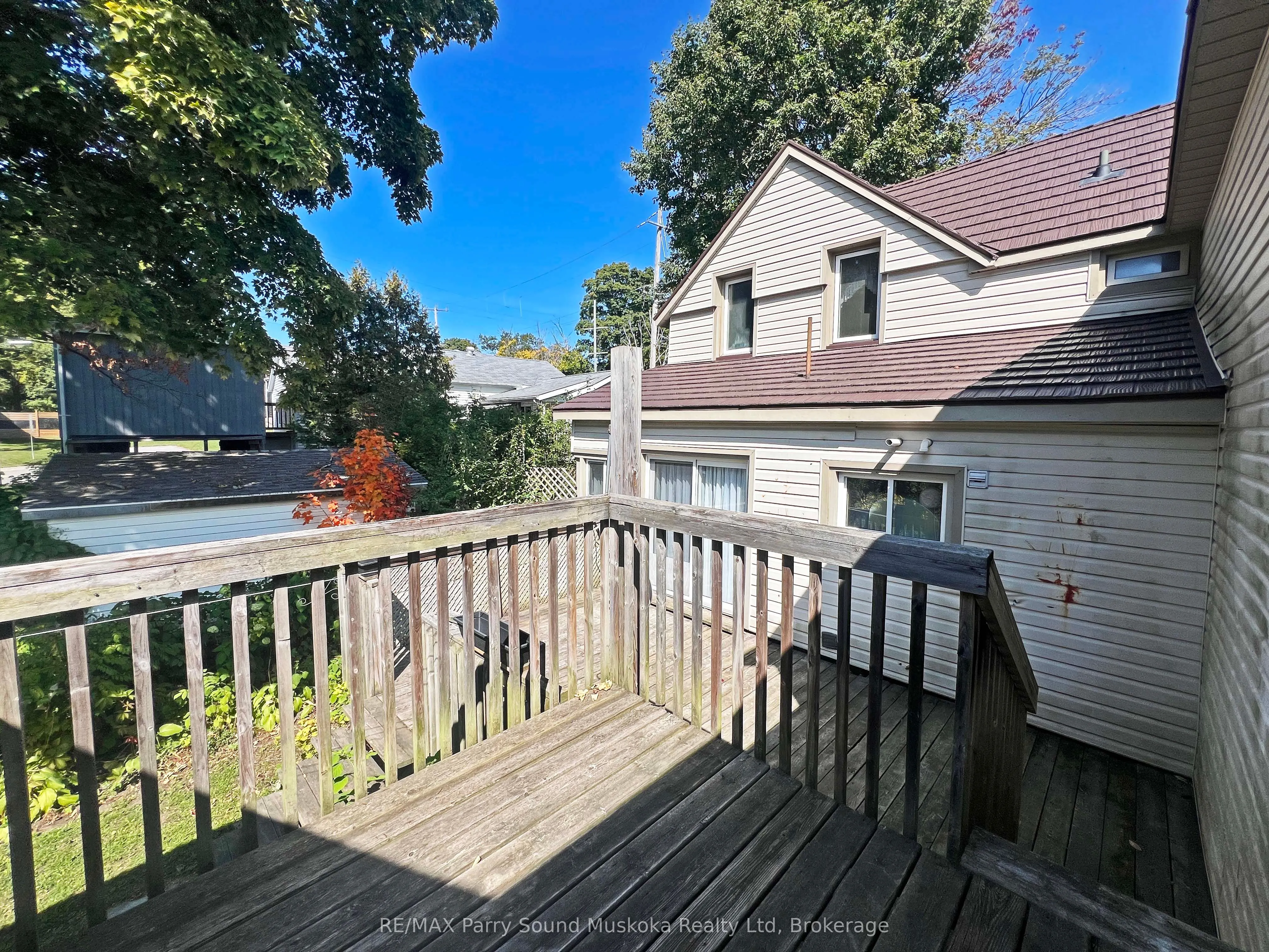 46 Waubeek Street