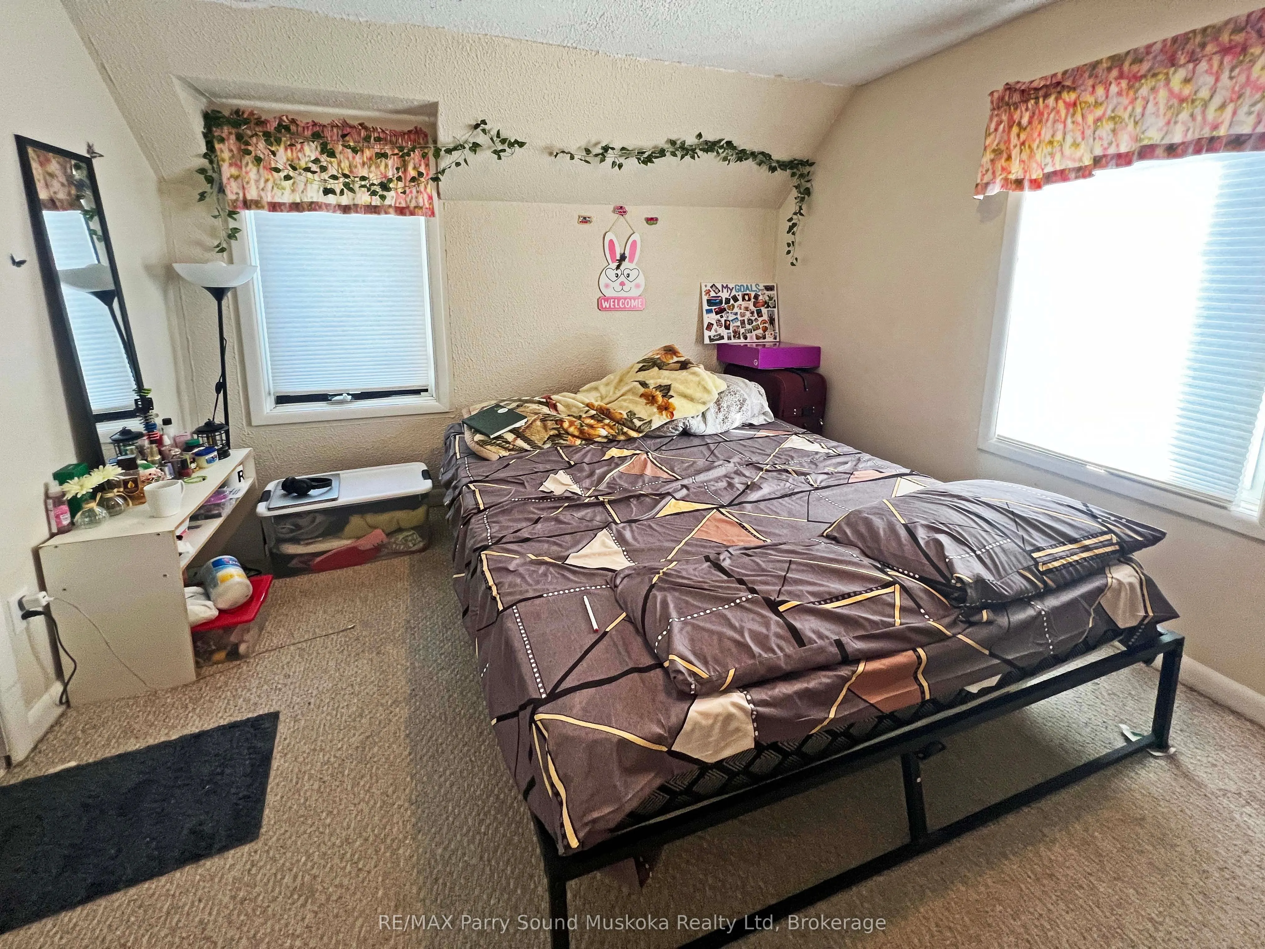 46 Waubeek Street