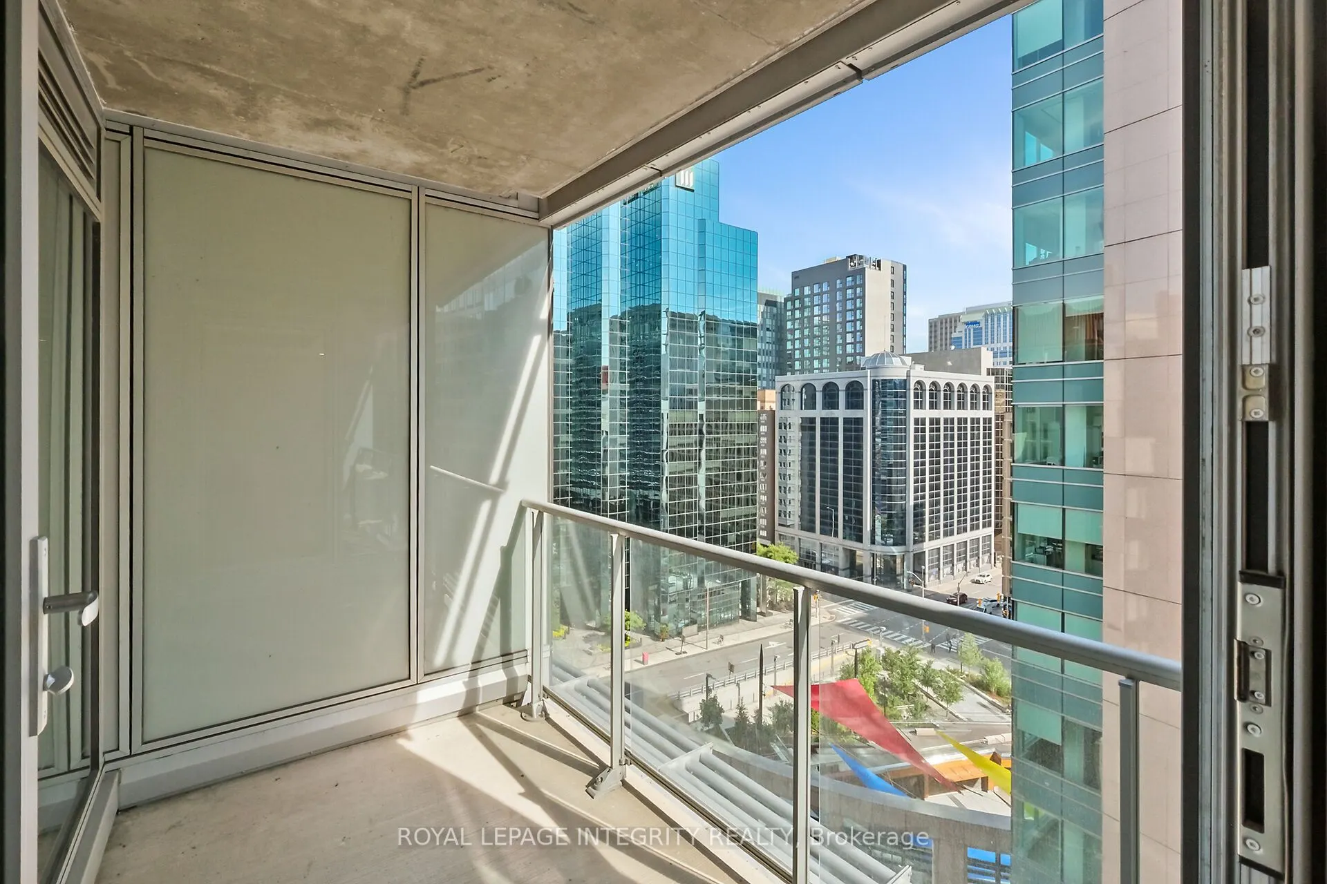 101 Queen Street, #911
