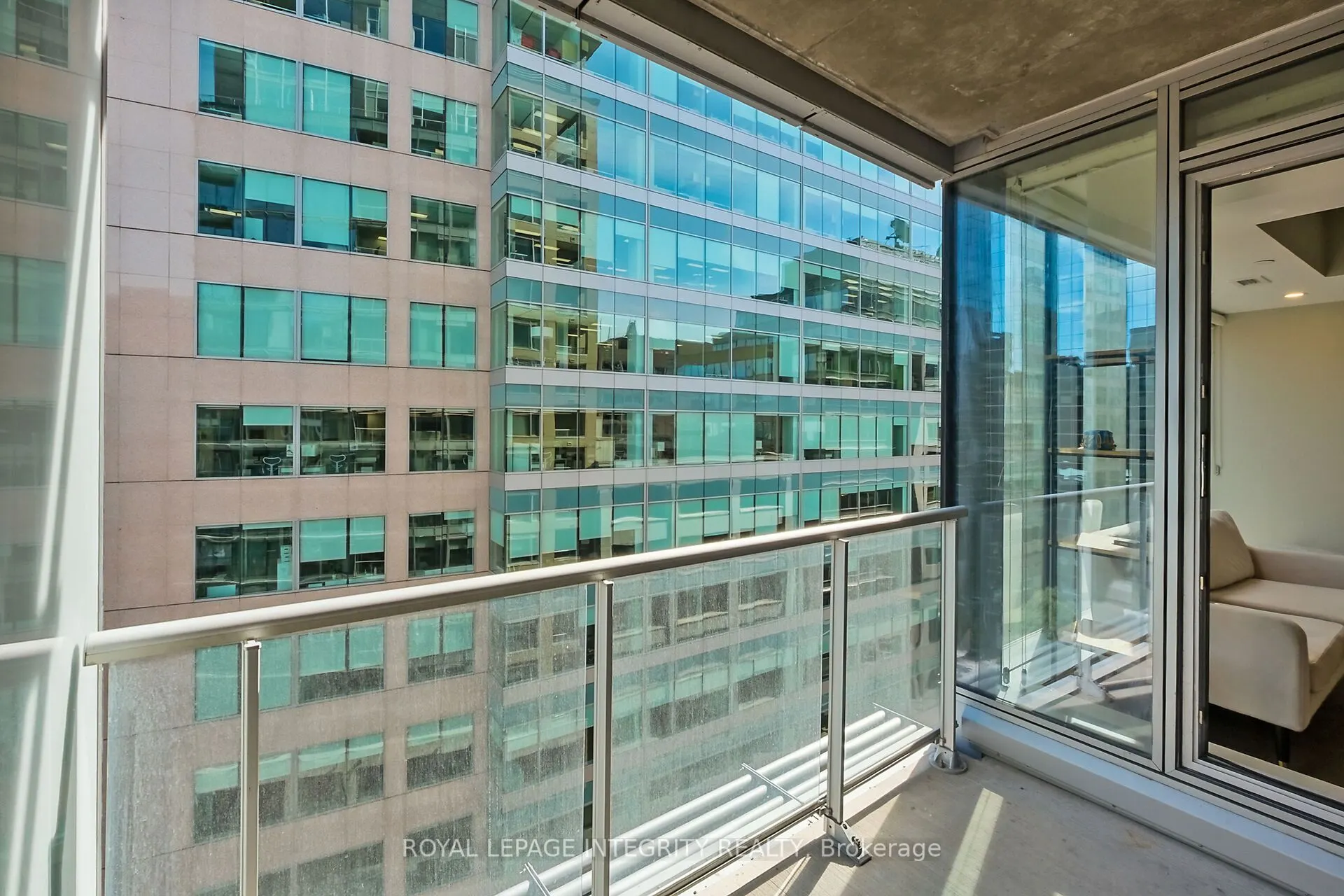 101 Queen Street, #911