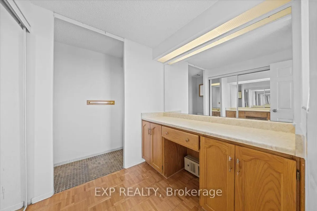 1285 Cahill Drive, #807