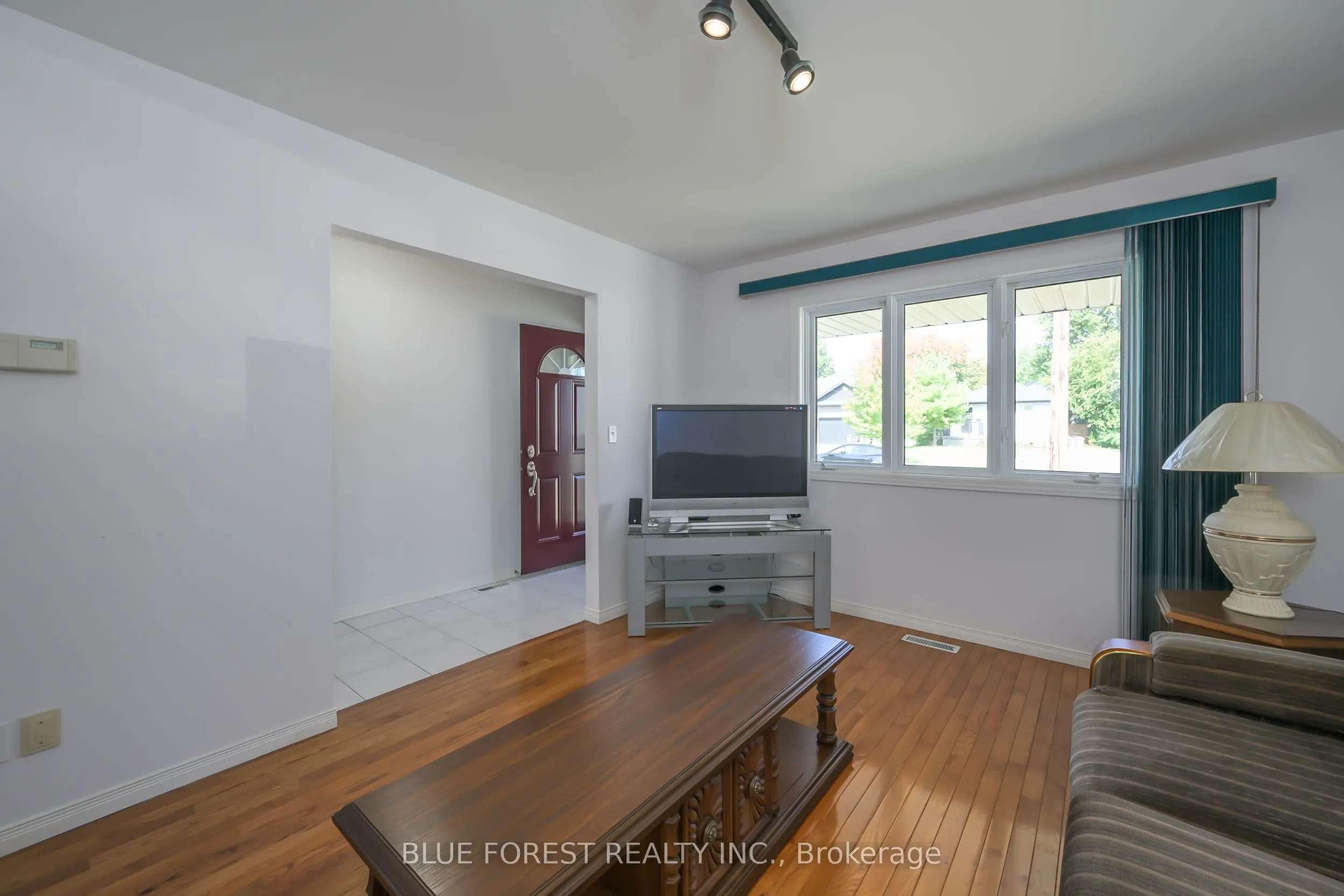 547 Creston Avenue