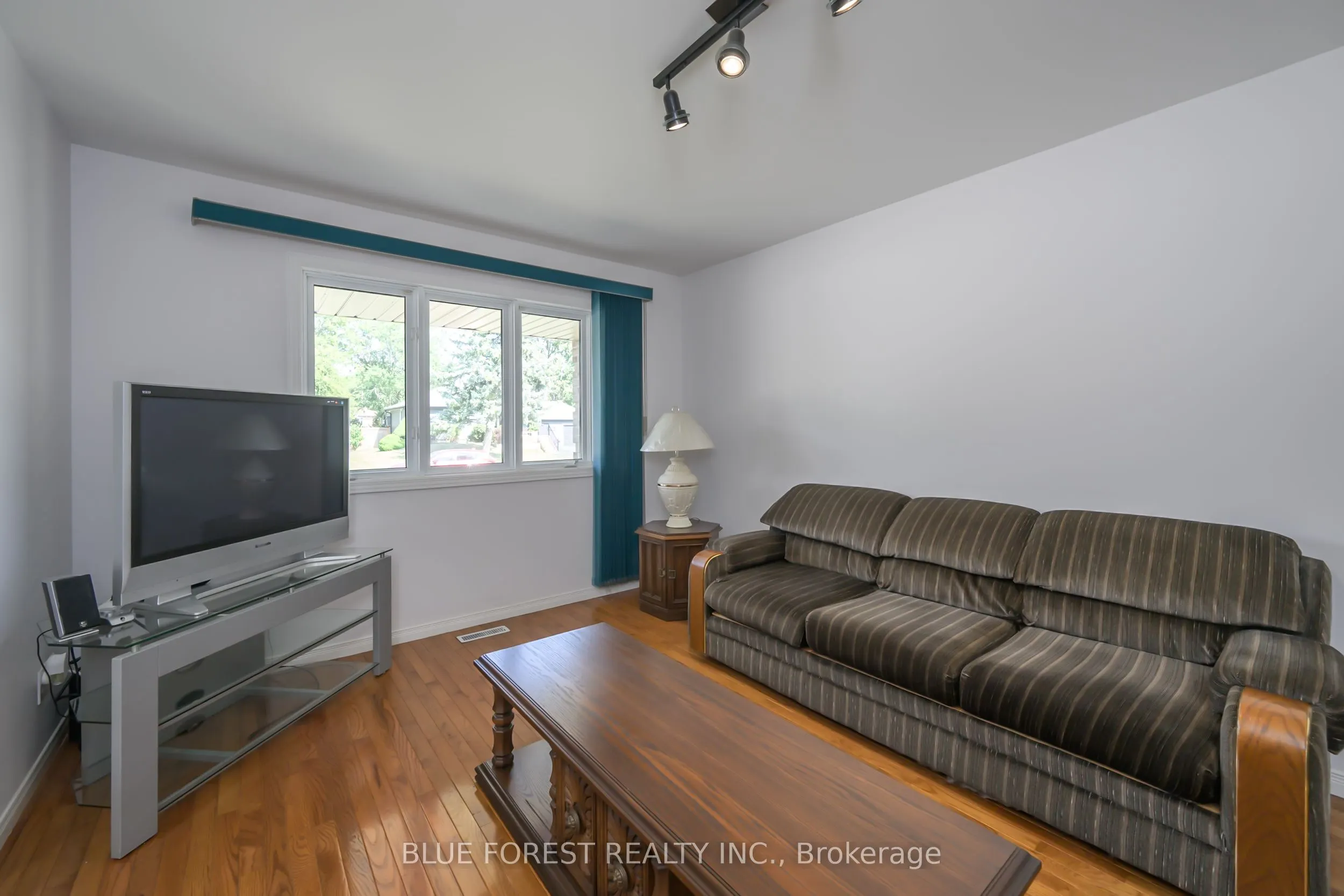 547 Creston Avenue