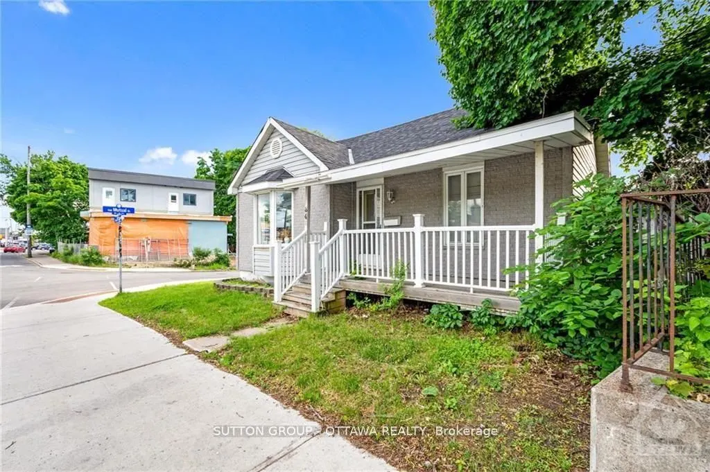 846 St Laurent Boulevard