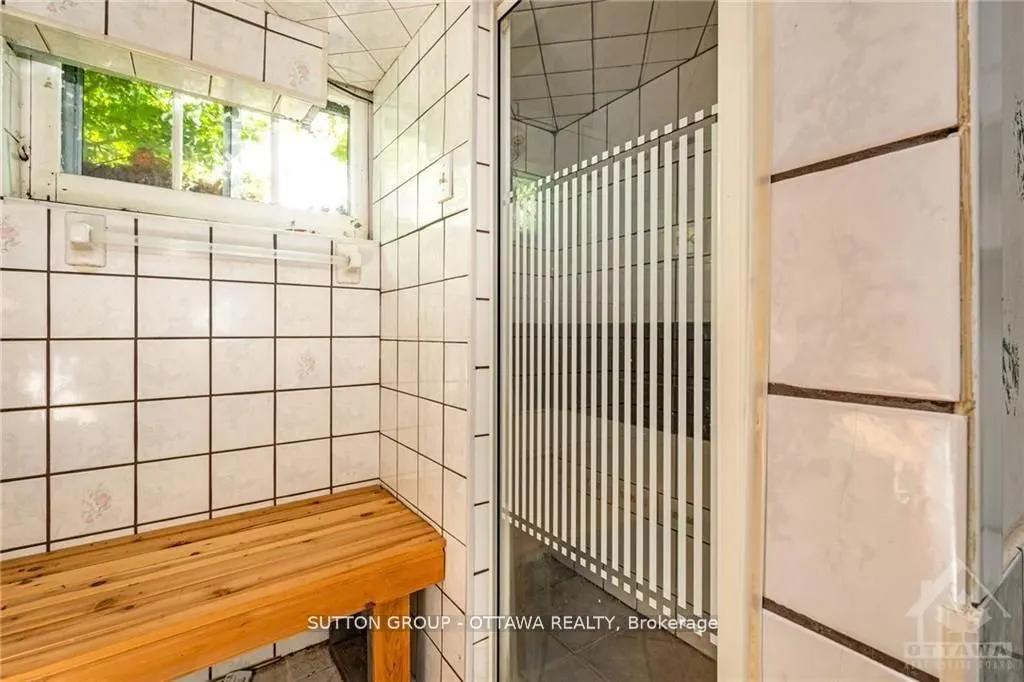 846 St Laurent Boulevard