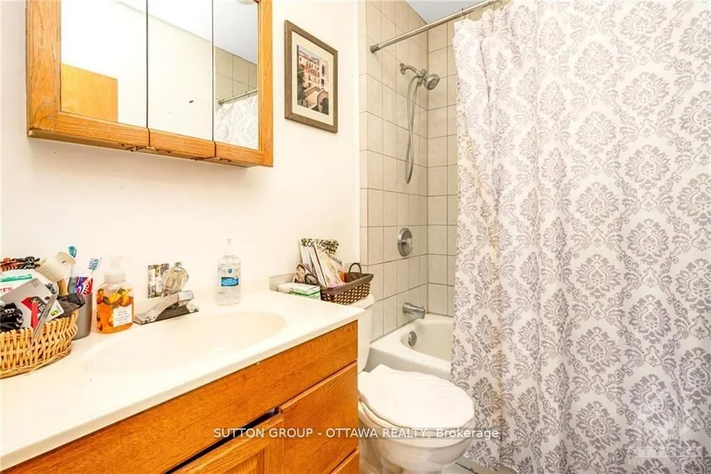 846 St Laurent Boulevard