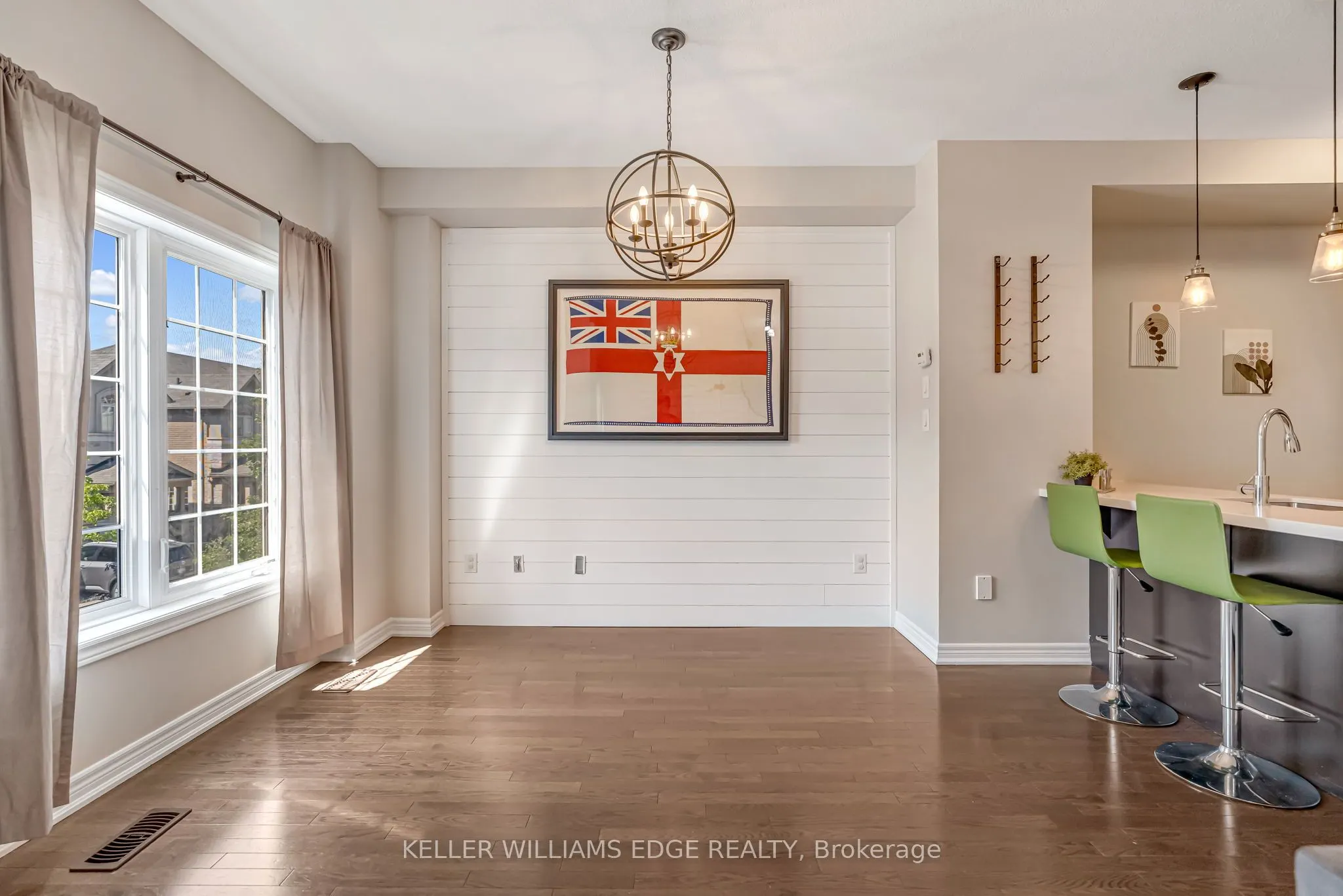 215 Dundas Street E, #27
