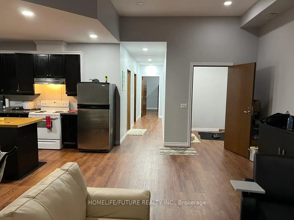 248 Front Street N