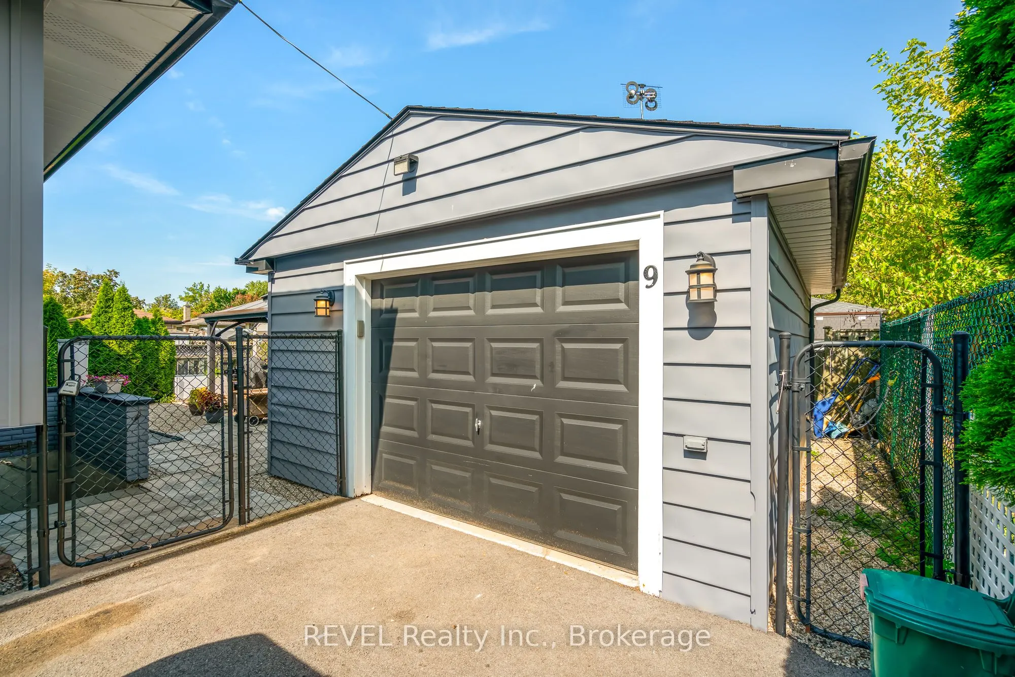 9 Fitzroy Lane