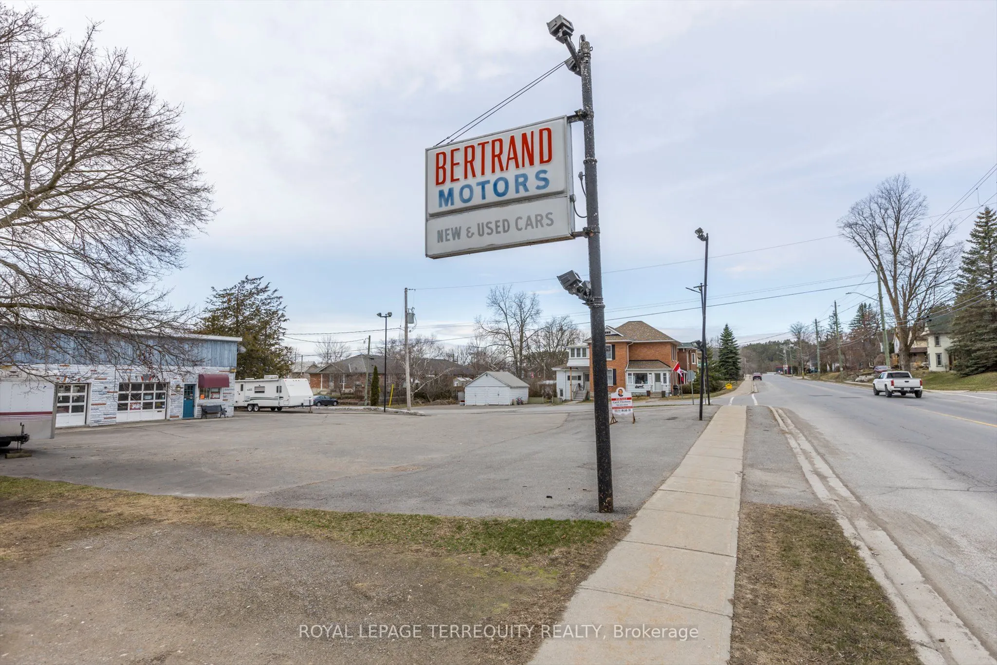 119 Bridge Street W