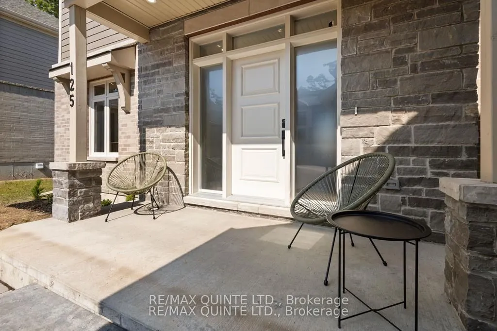 125 Villeneuve Drive