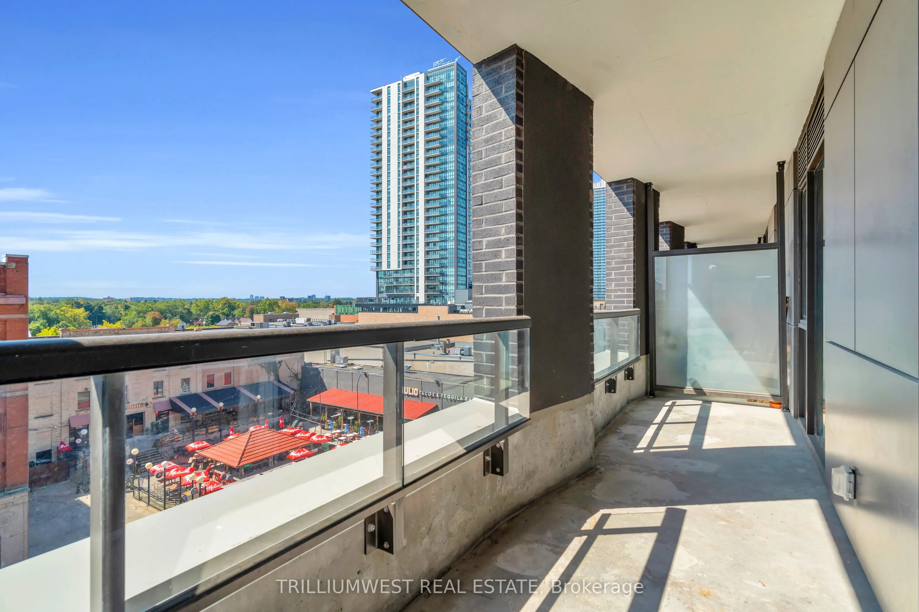 55 Duke Street W, #322