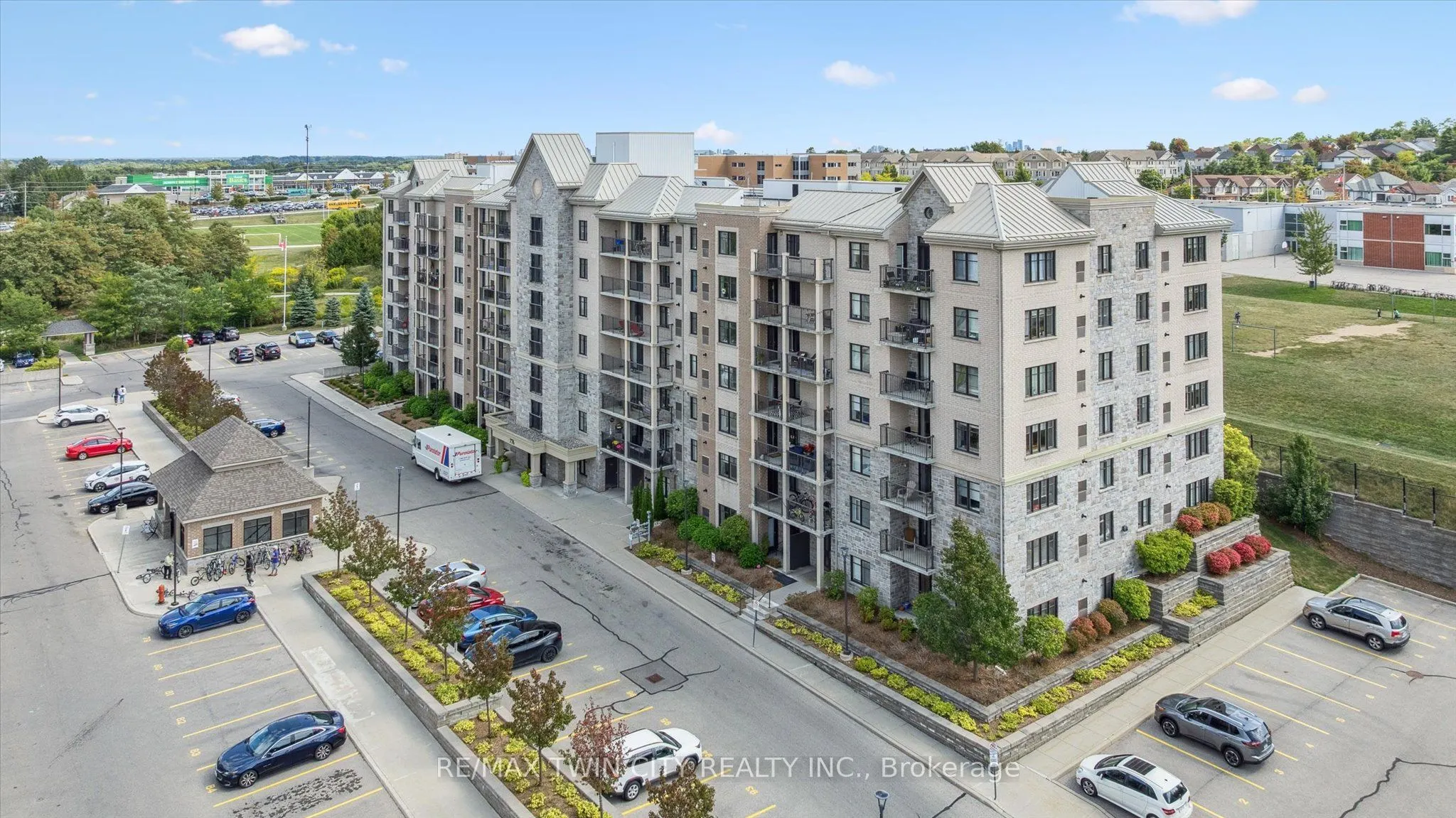 776 Laurelwood Drive, #301