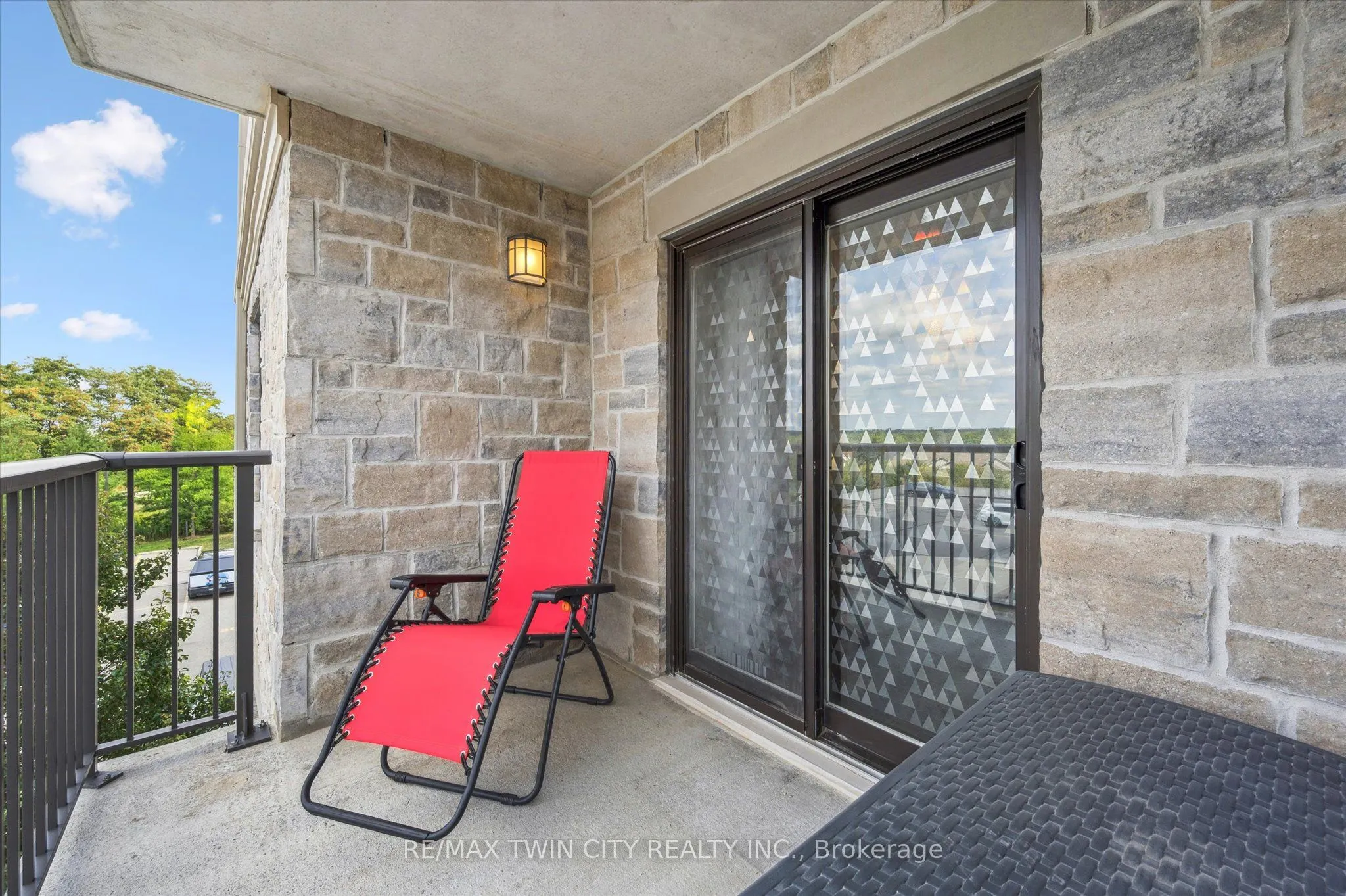 776 Laurelwood Drive, #301