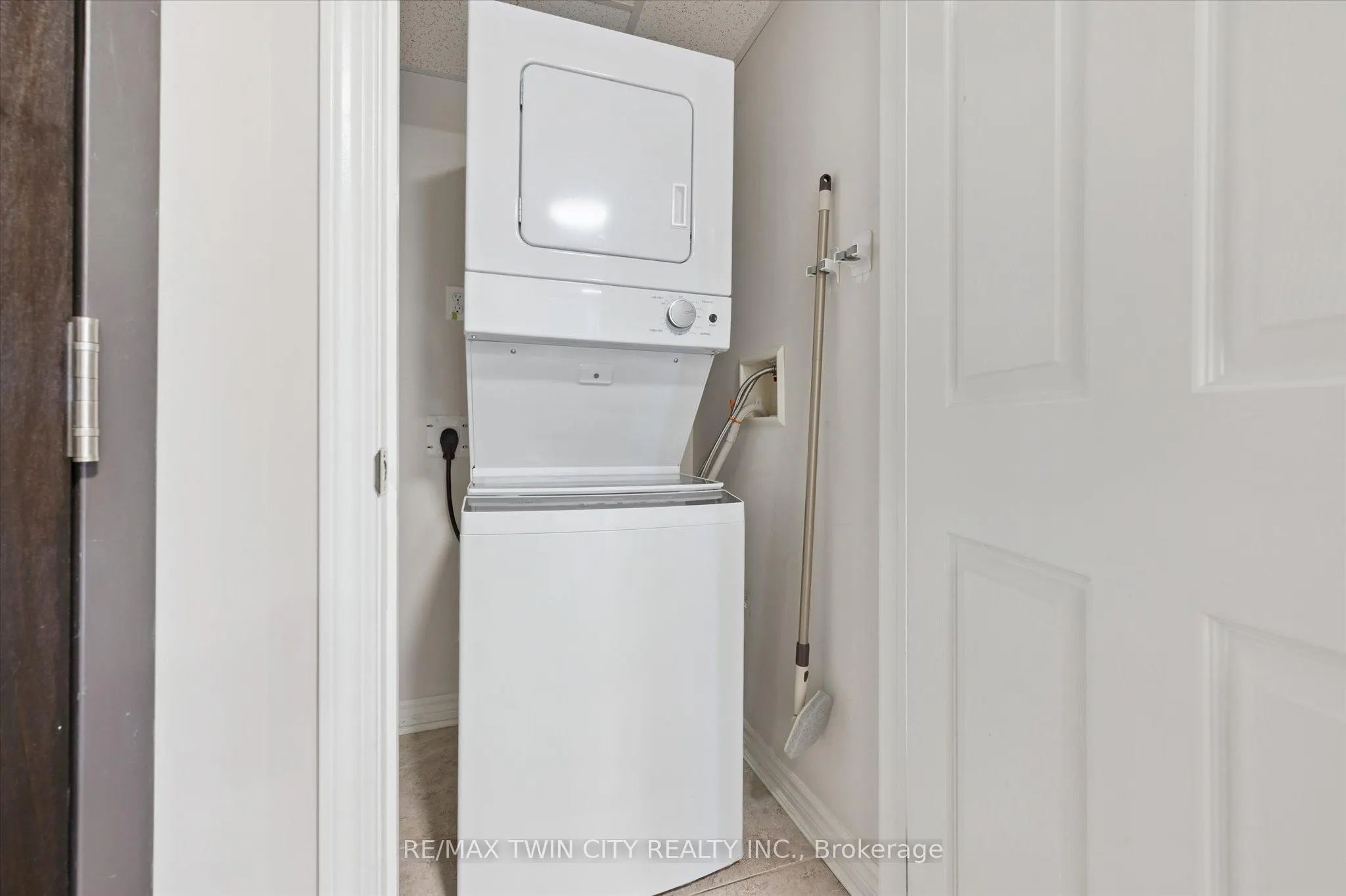 776 Laurelwood Drive, #301