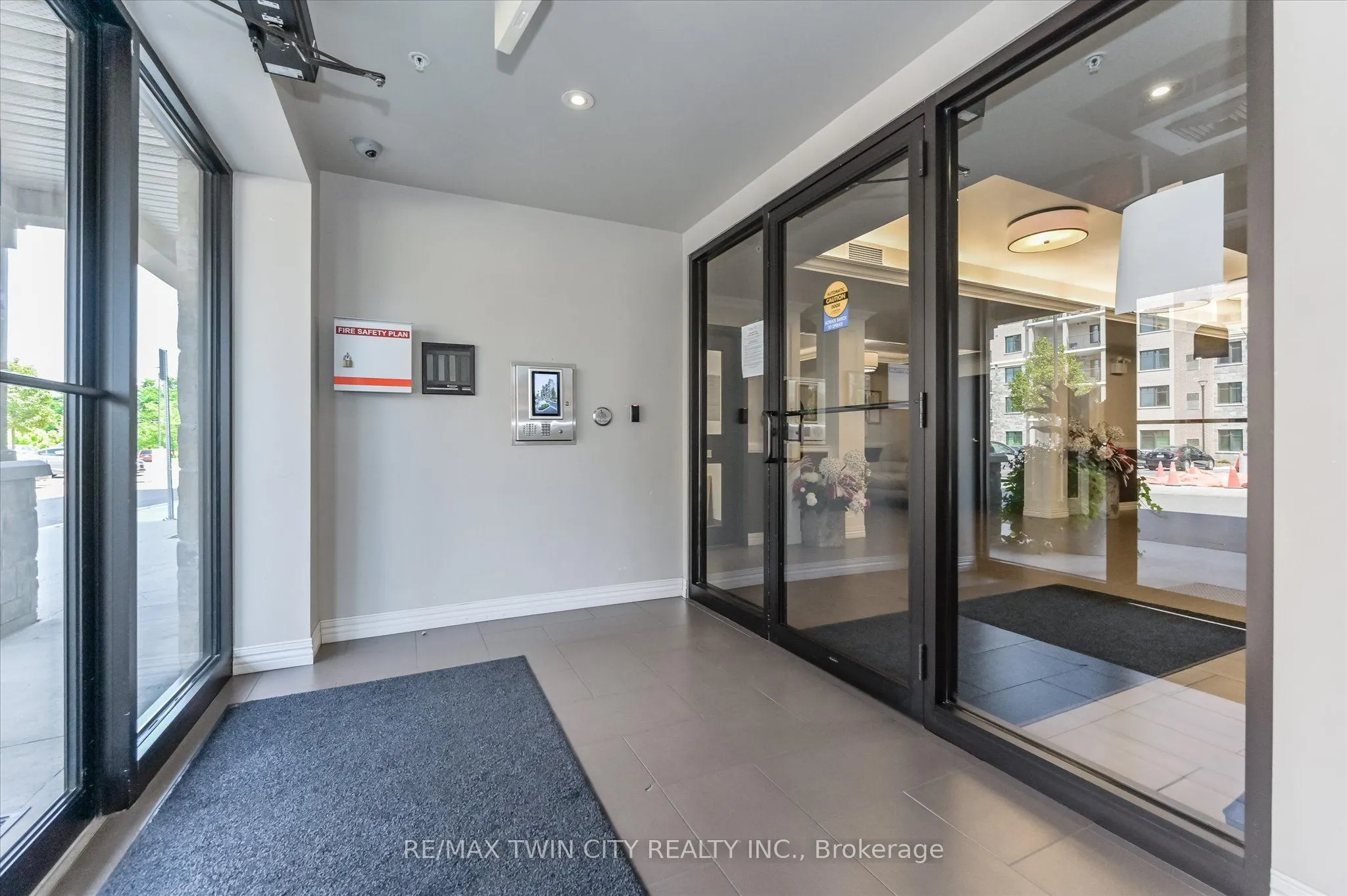 776 Laurelwood Drive, #301