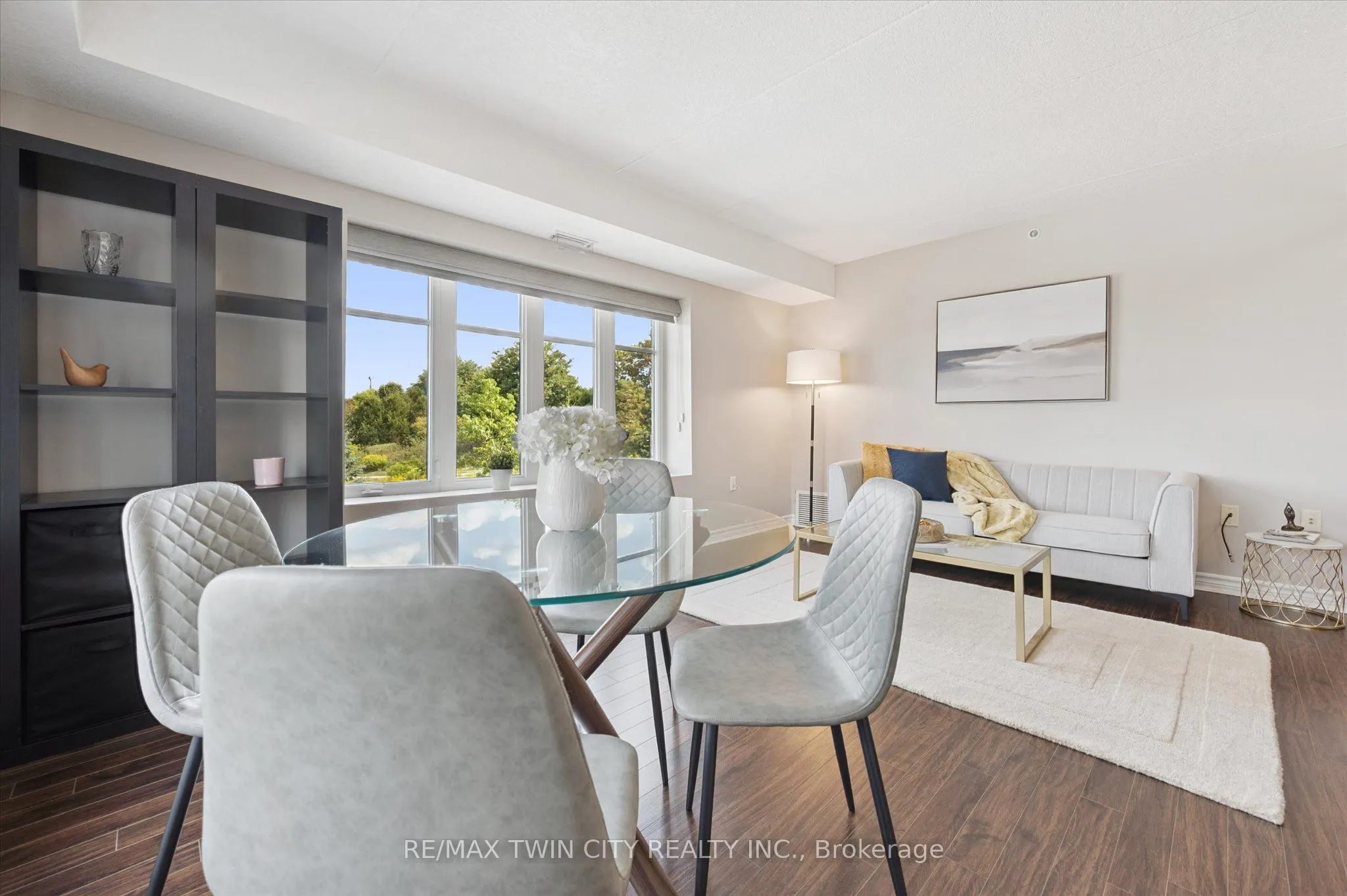 776 Laurelwood Drive, #301