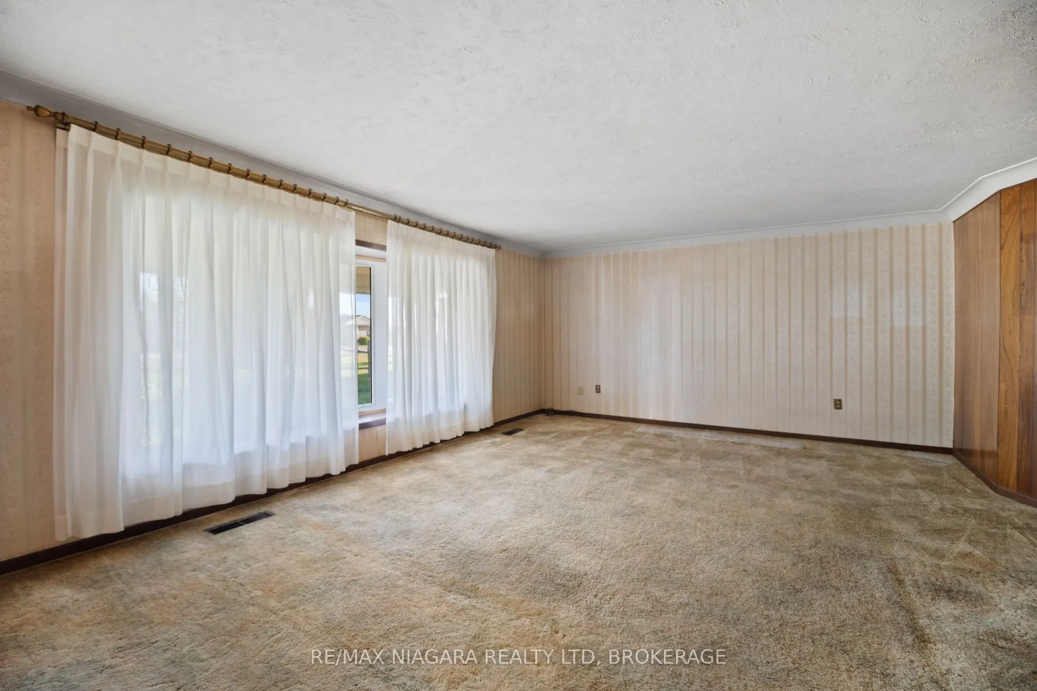 613 Queenston Road