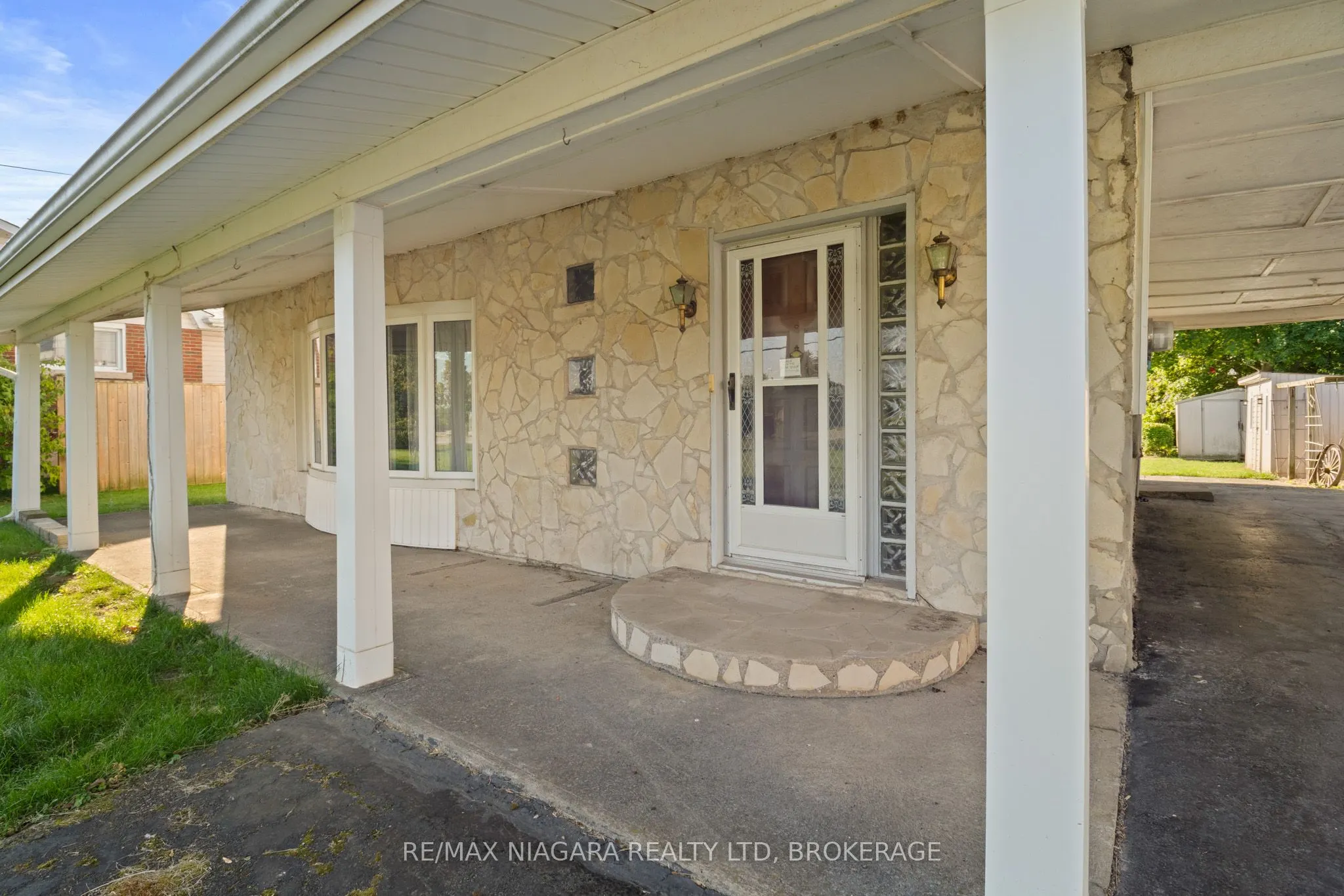 613 Queenston Road