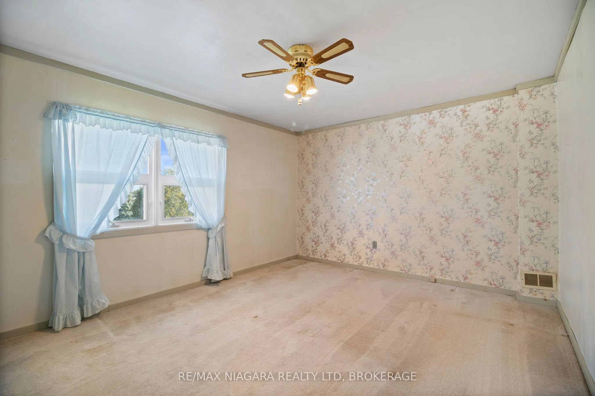 613 Queenston Road