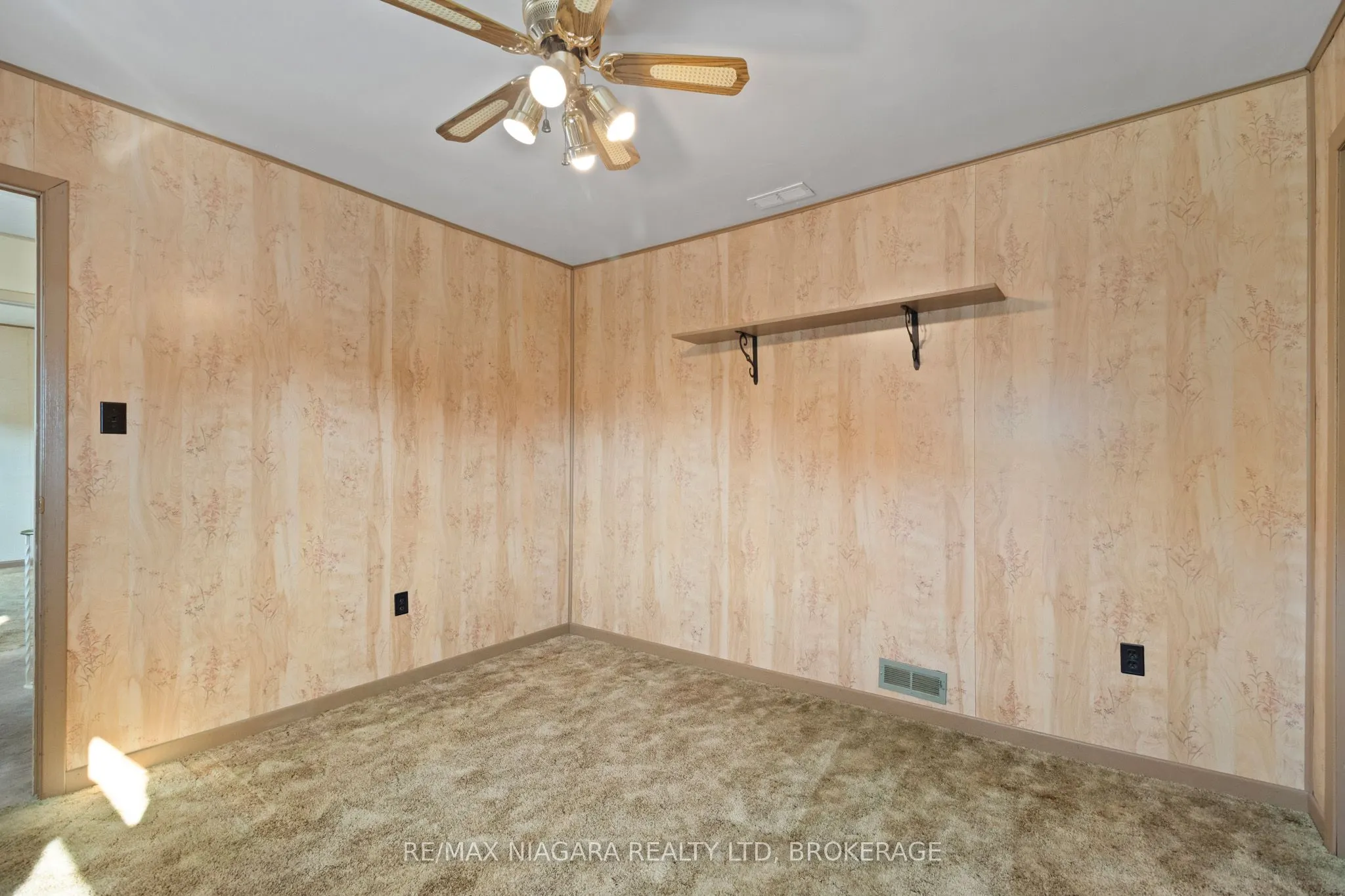 613 Queenston Road