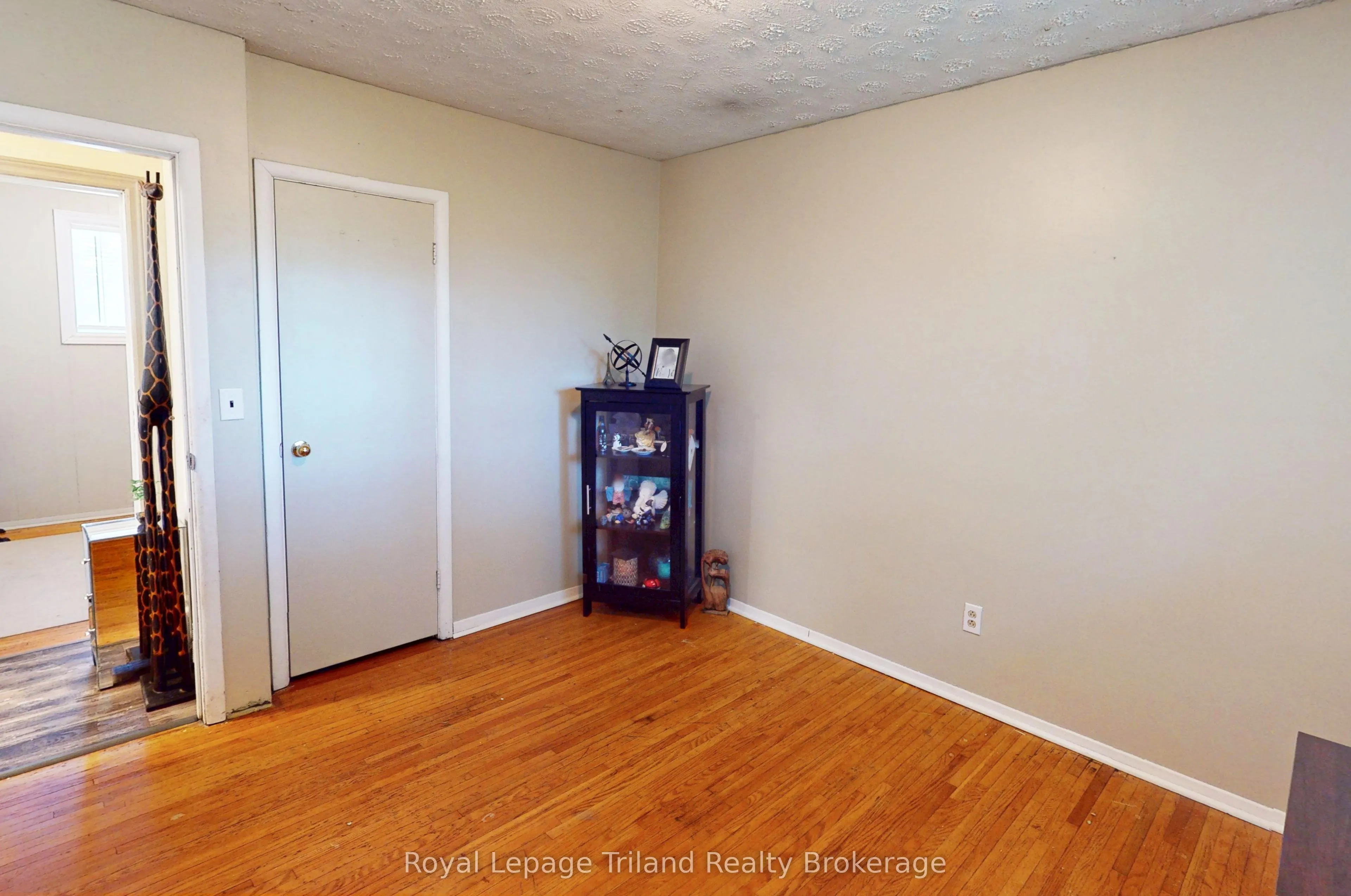 6 Elmwood Crescent