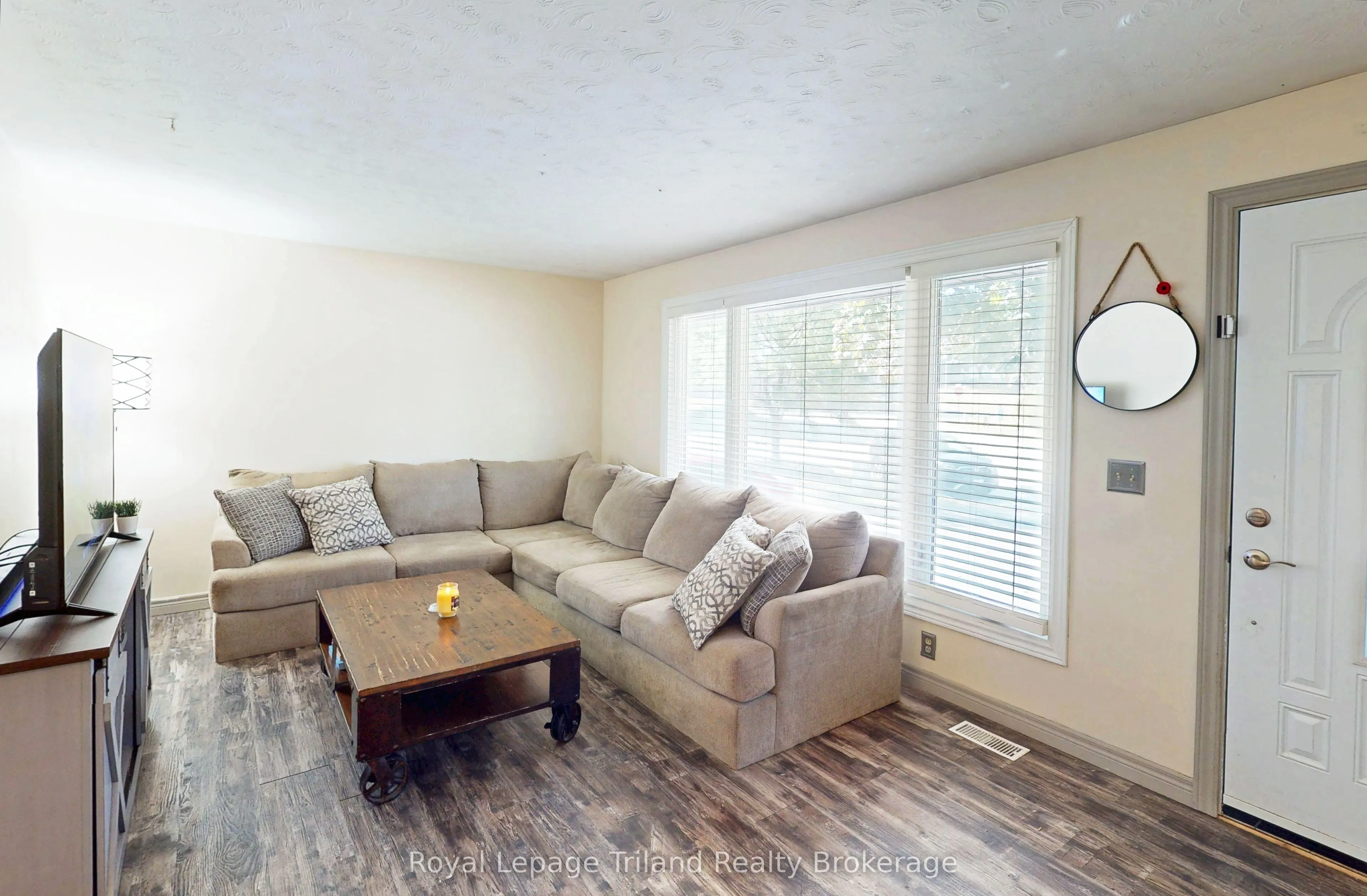 6 Elmwood Crescent