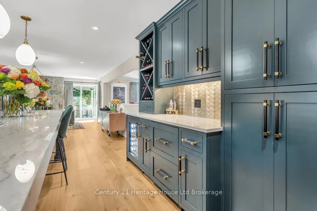 8 Tallwood Circle