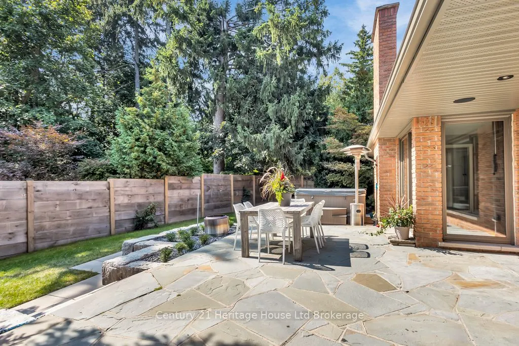 8 Tallwood Circle