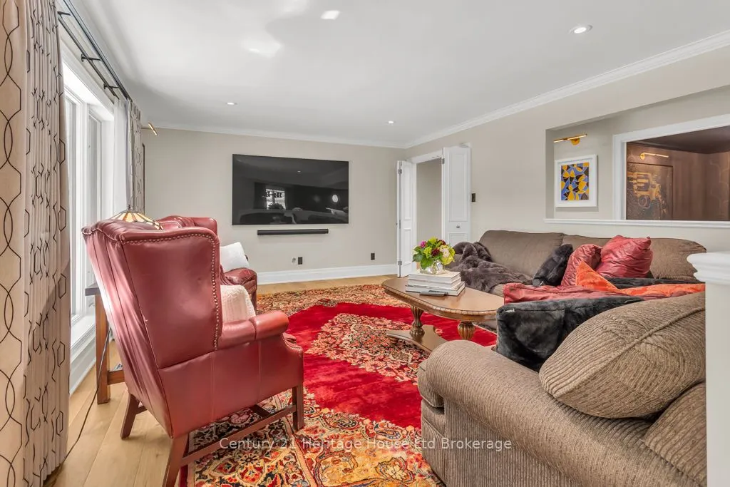8 Tallwood Circle
