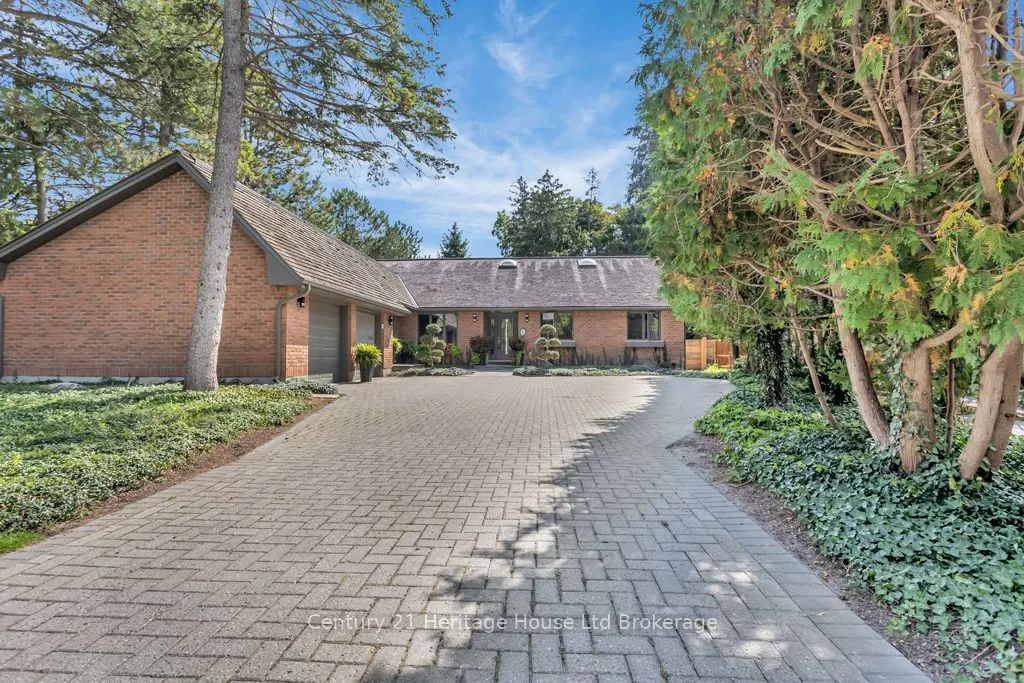 8 Tallwood Circle