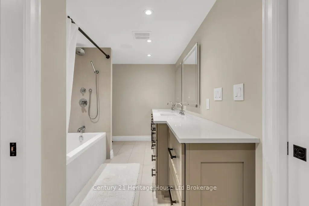 8 Tallwood Circle