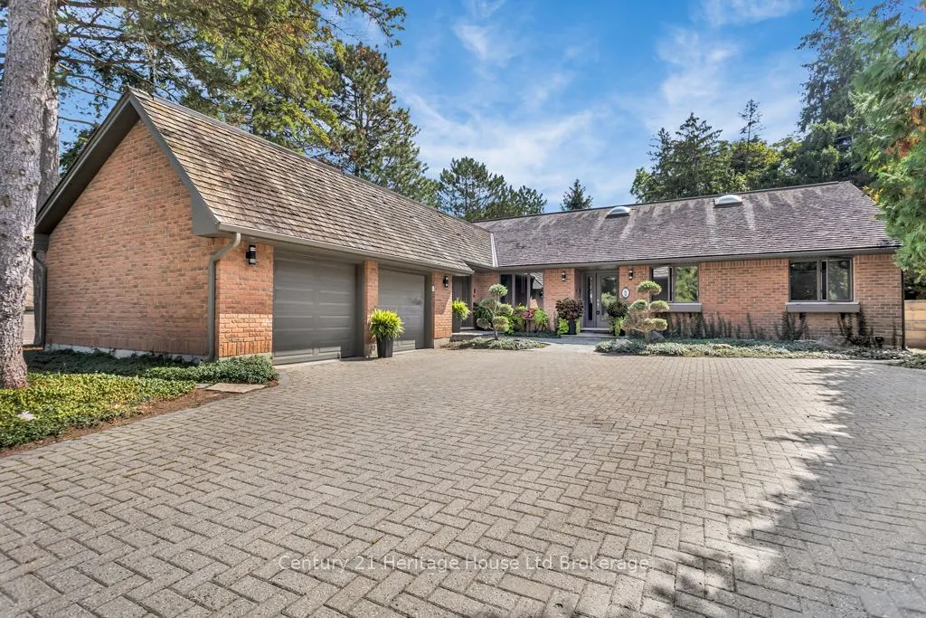 8 Tallwood Circle