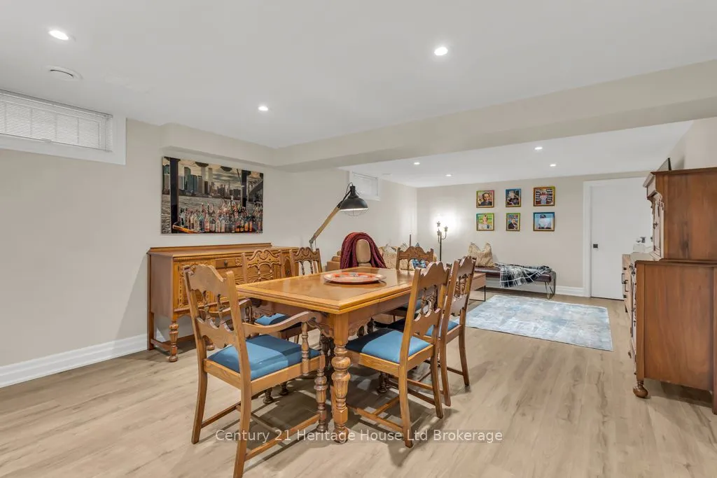 8 Tallwood Circle