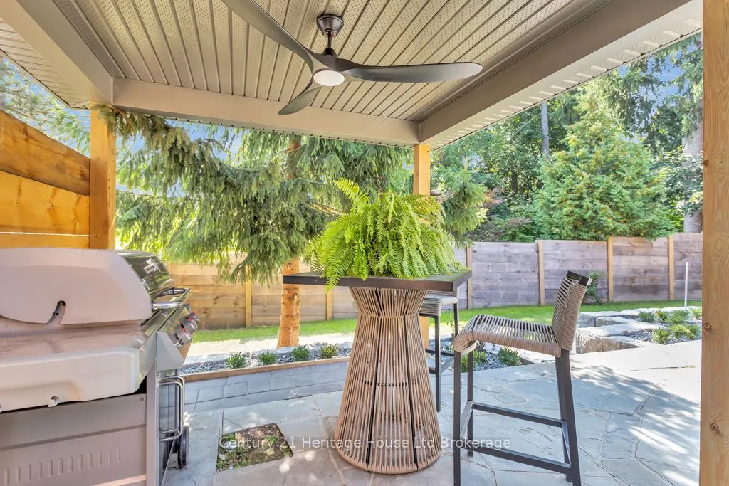 8 Tallwood Circle